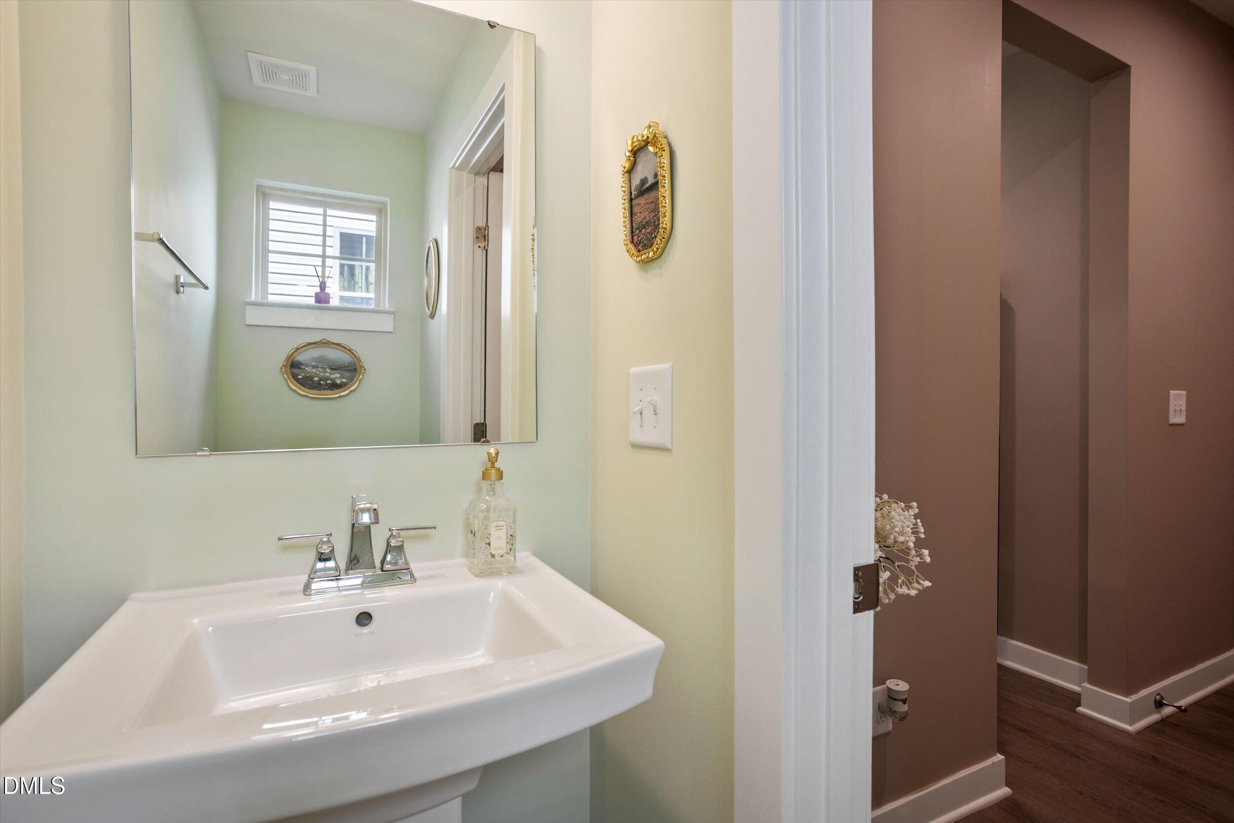 1616 Crimson Leaf Lane Property Photo 16