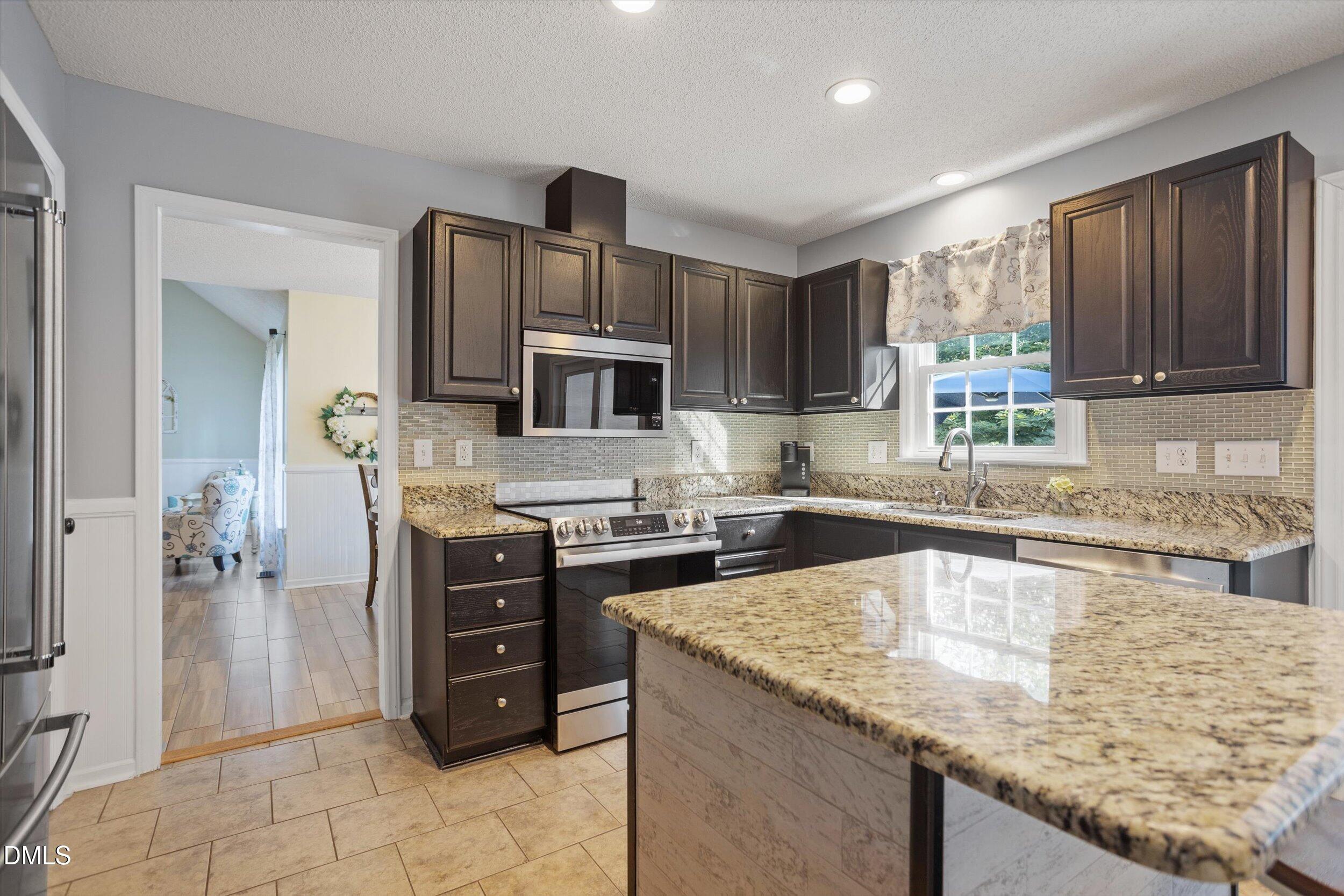 1405 Waterwinds Court Property Photo 5