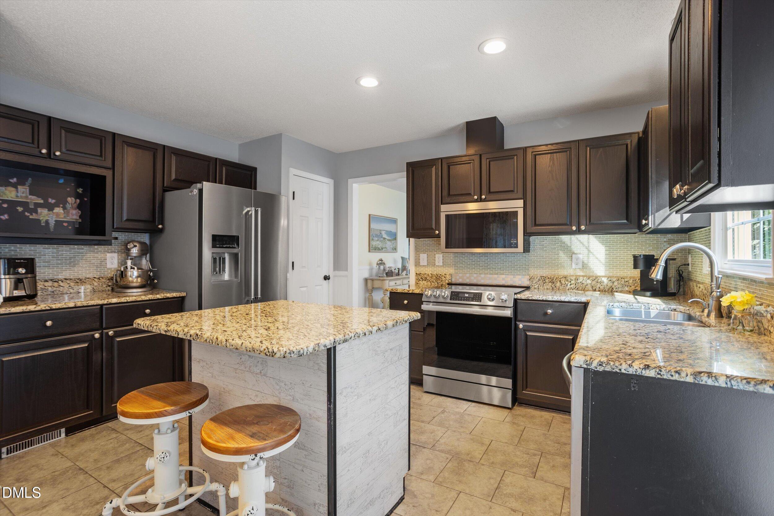 1405 Waterwinds Court Property Photo 7