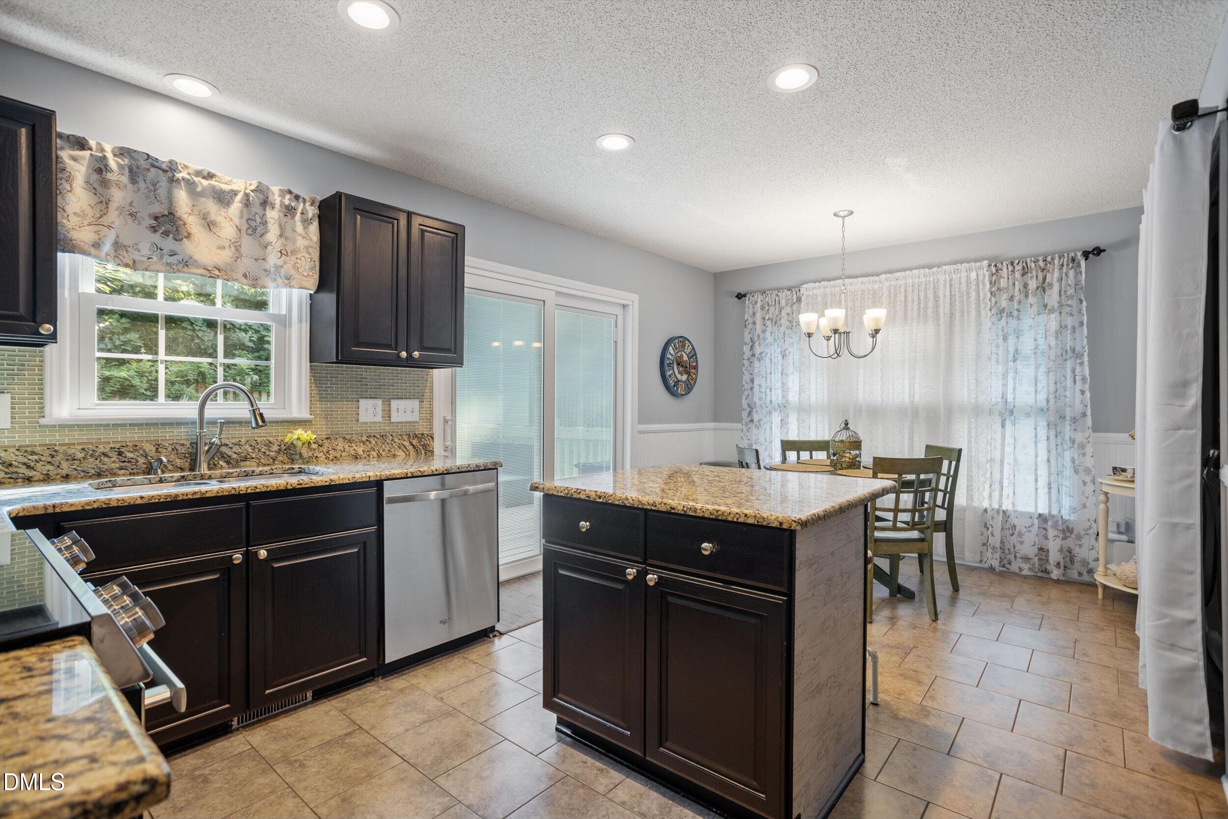 1405 Waterwinds Court Property Photo 8