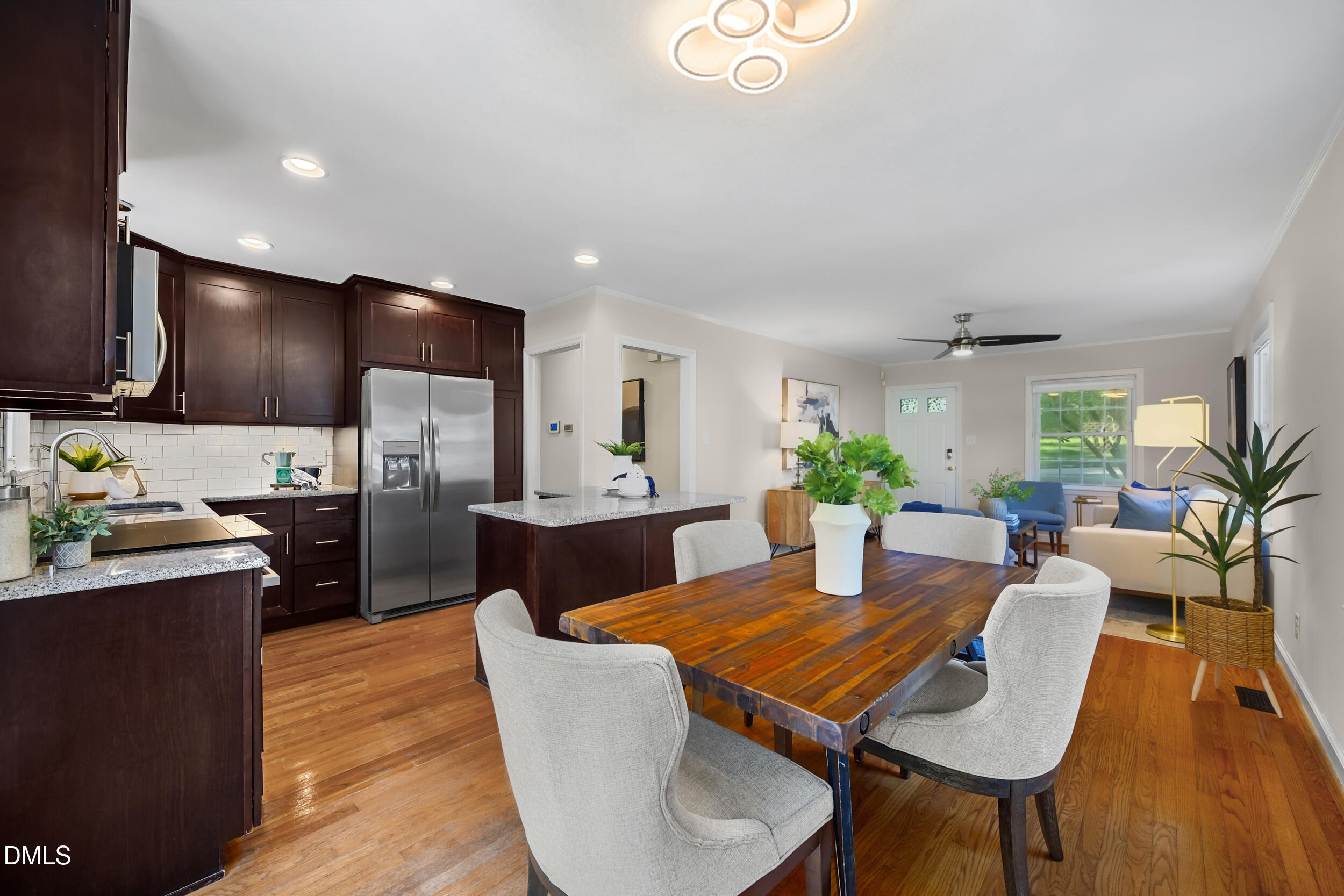 2612 Barmettler Street Property Photo 3