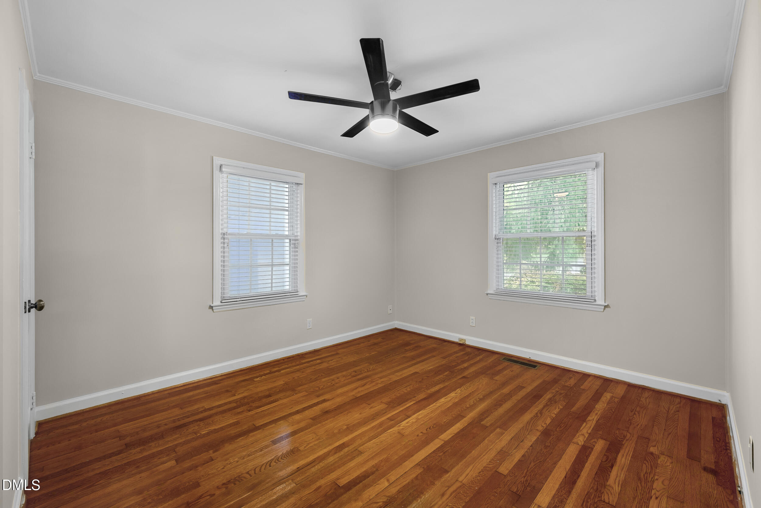 2612 Barmettler Street Property Photo 8
