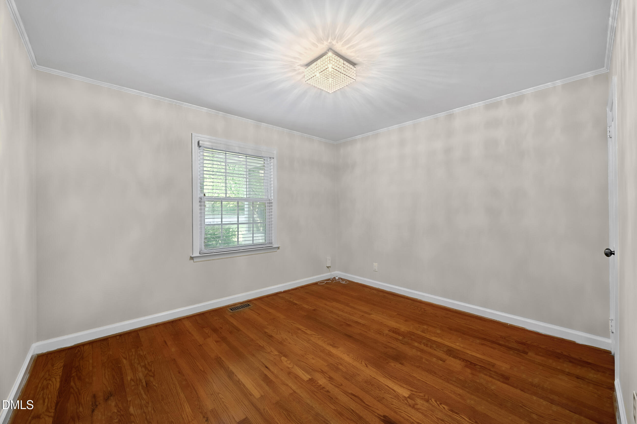 2612 Barmettler Street Property Photo 9