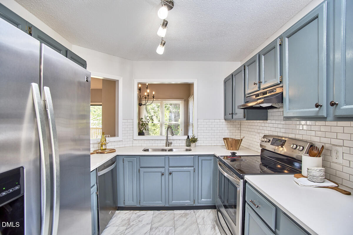 3 Hickory Wood Square Property Photo 8