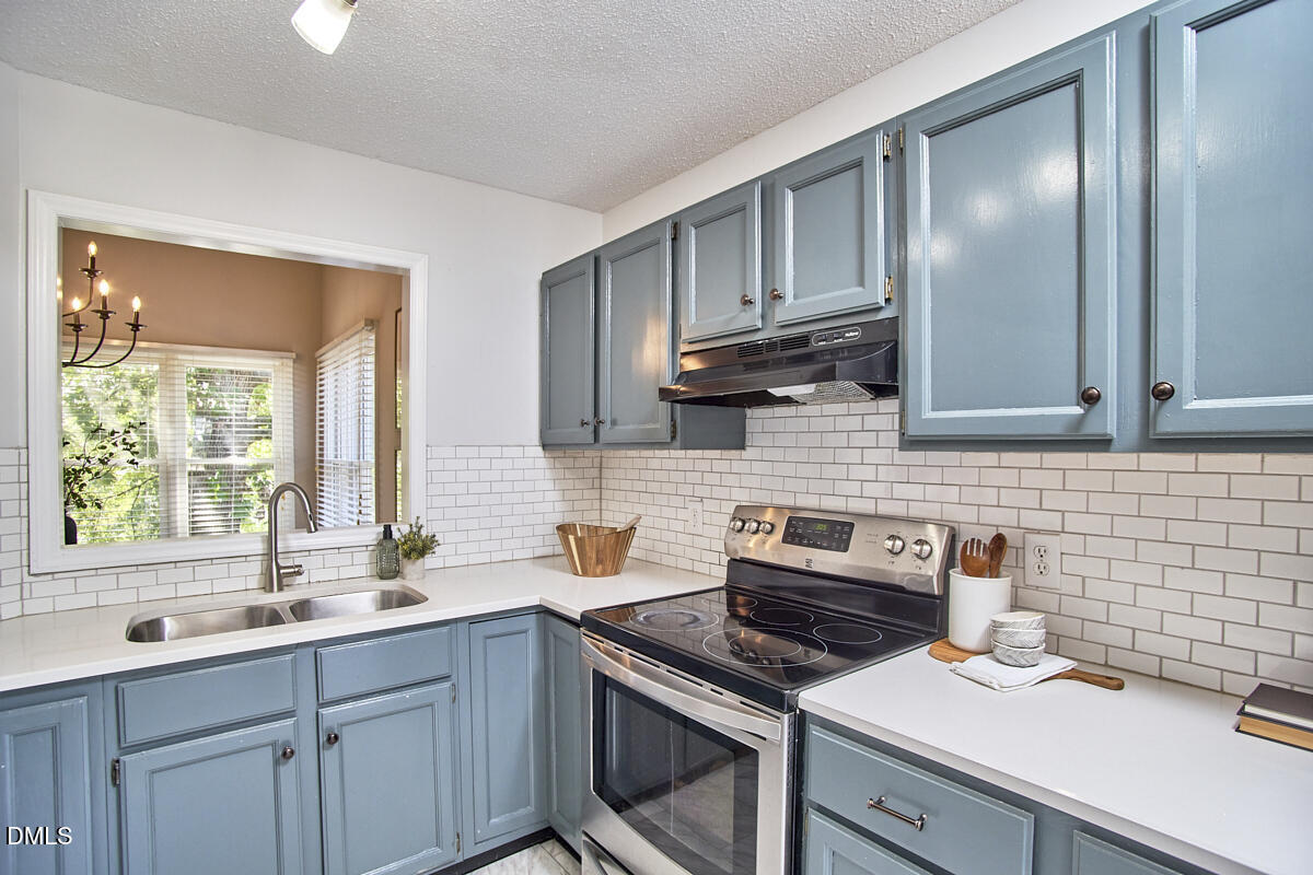 3 Hickory Wood Square Property Photo 9