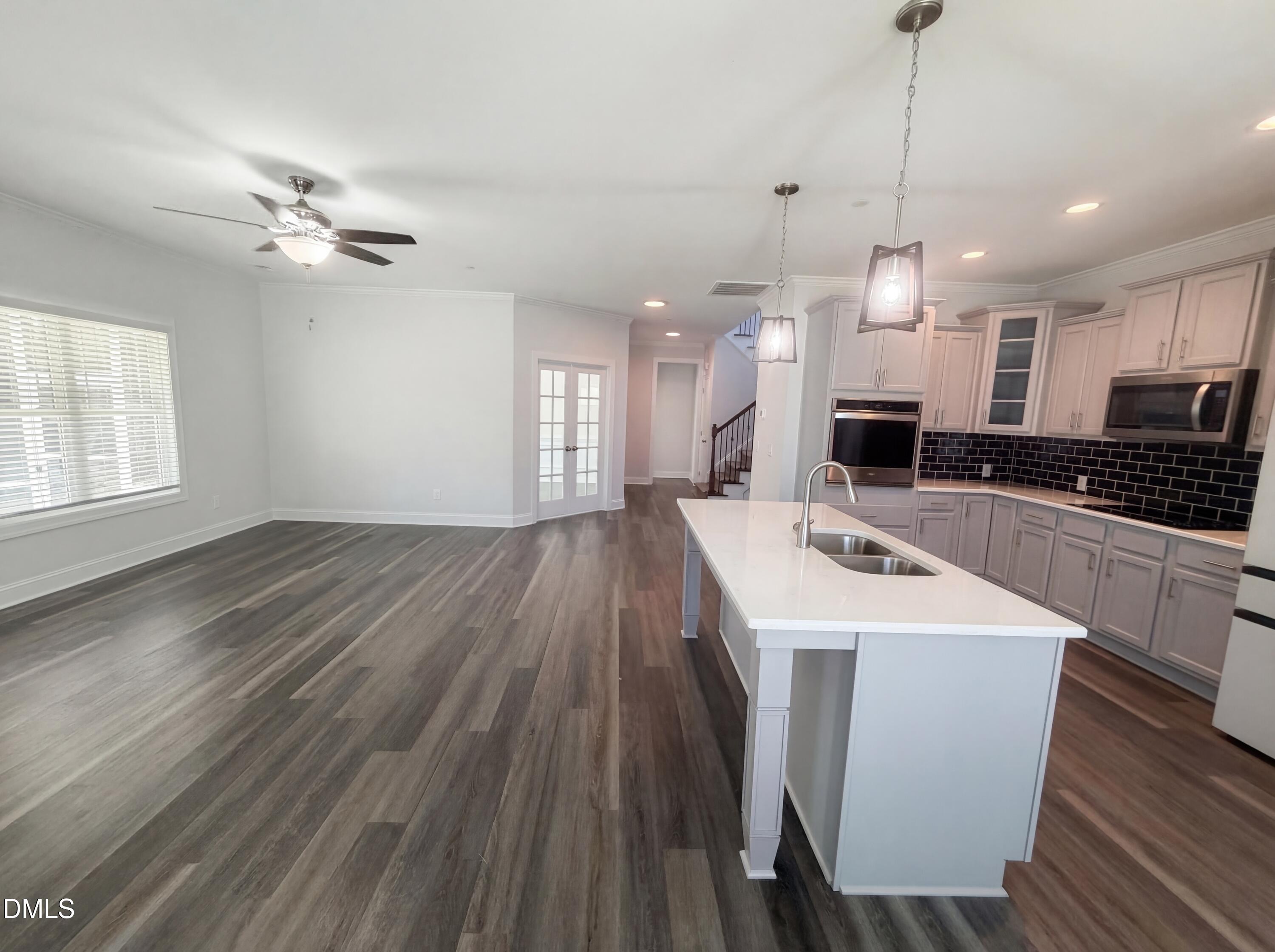333 Oakhaven Drive Property Photo 4