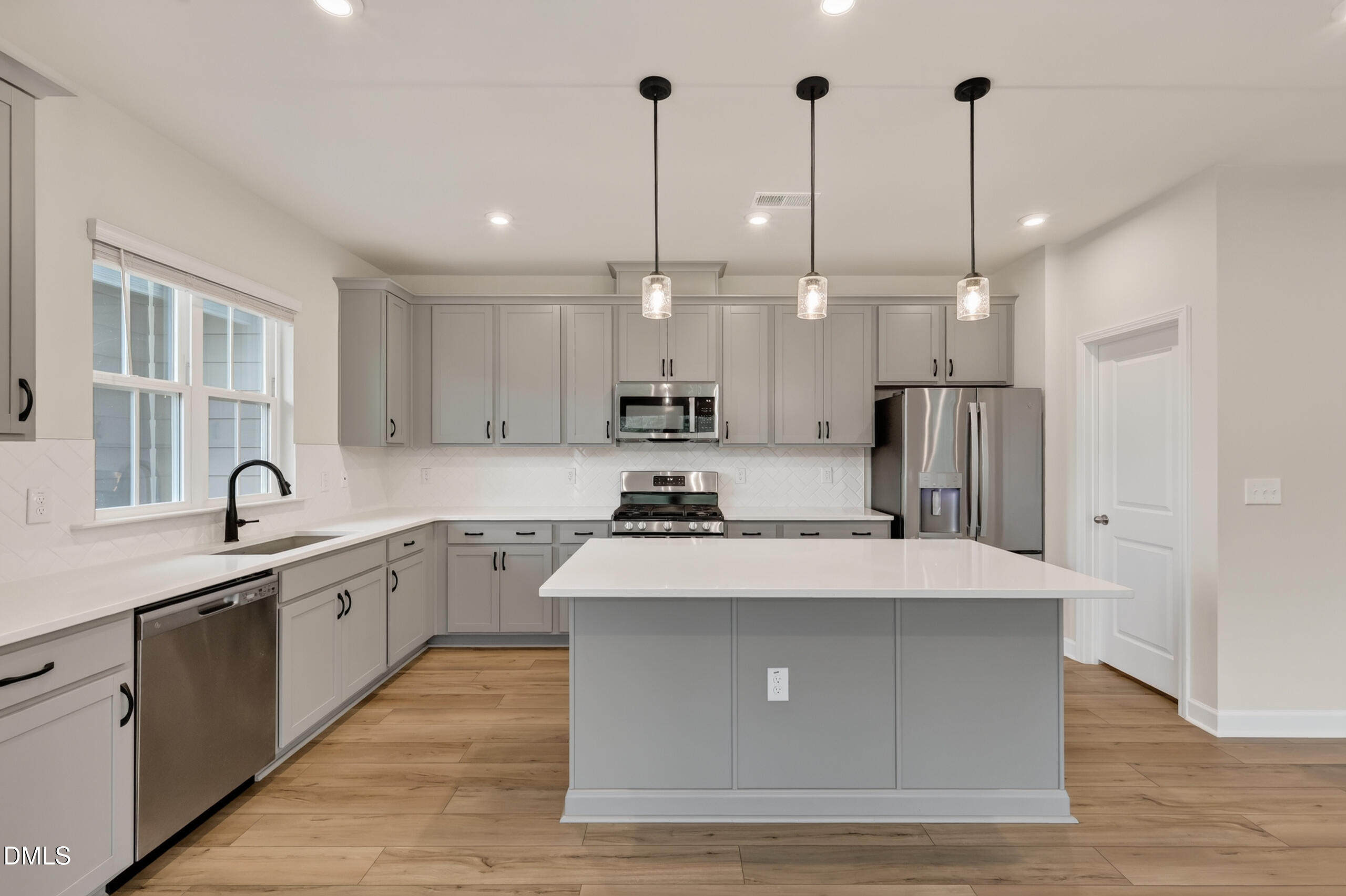 601 Hyperion Alley Property Photo 9