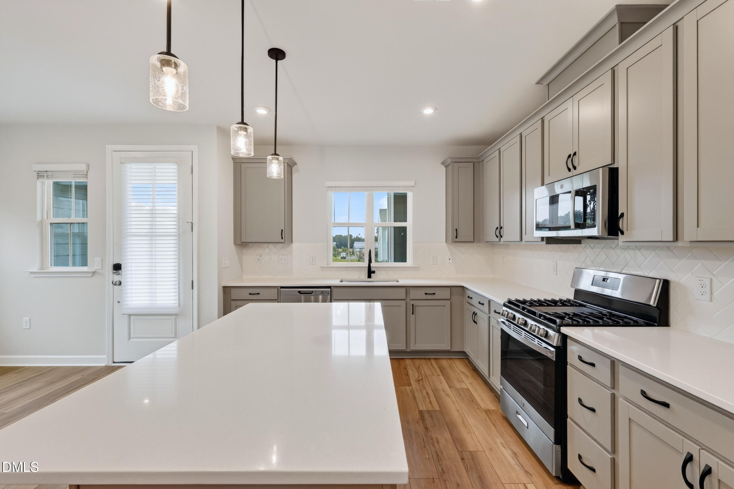 601 Hyperion Alley Property Photo 12