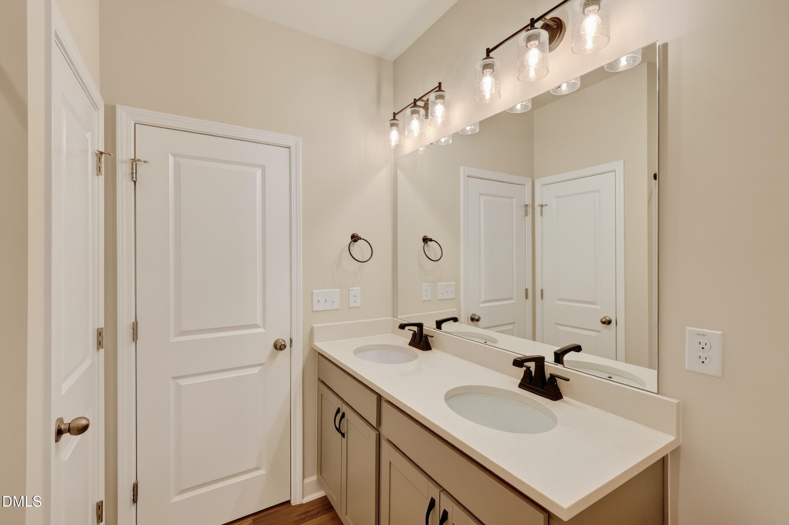 601 Hyperion Alley Property Photo 38