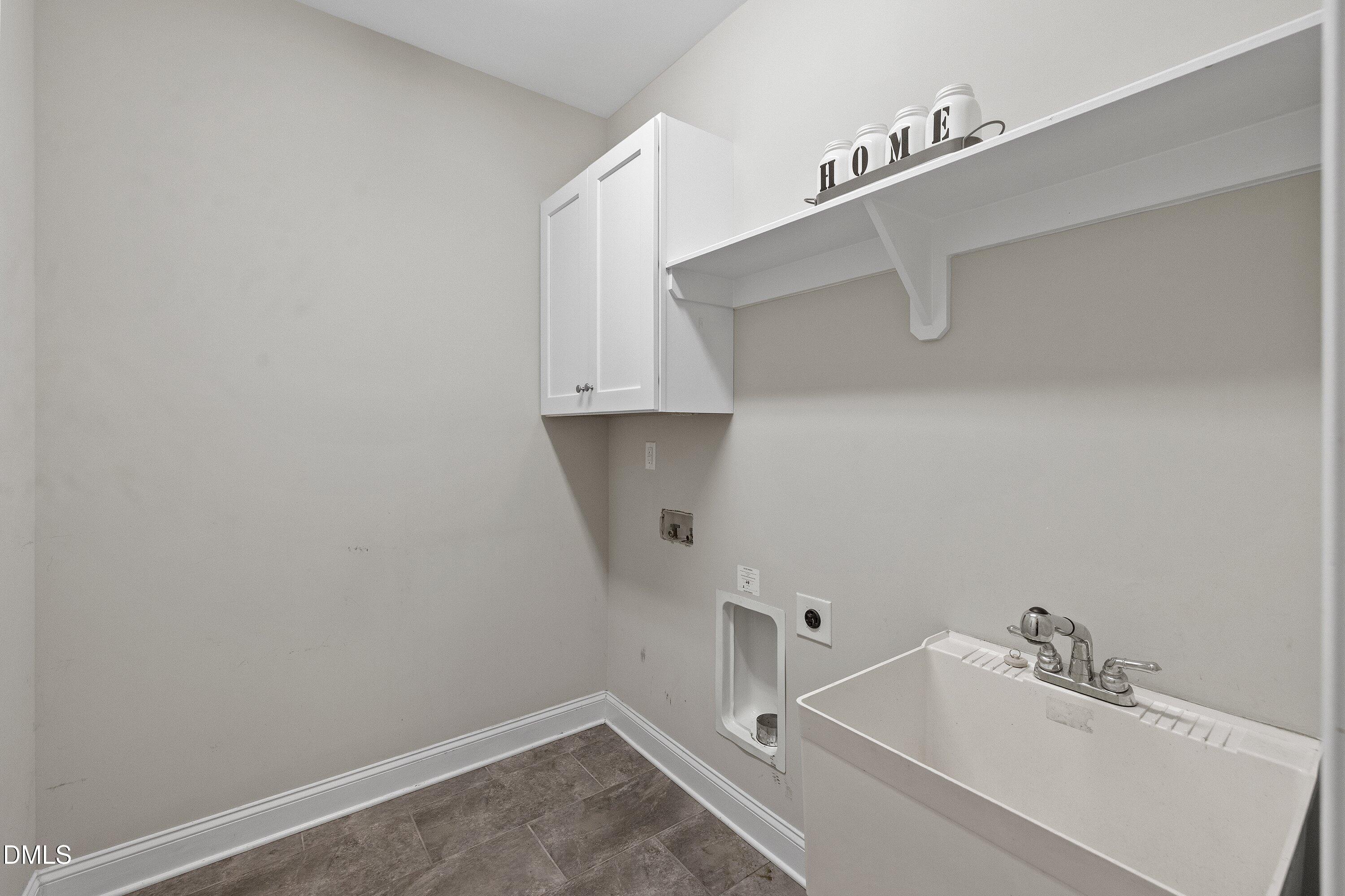 406 Bendemeer Lane Property Photo 12
