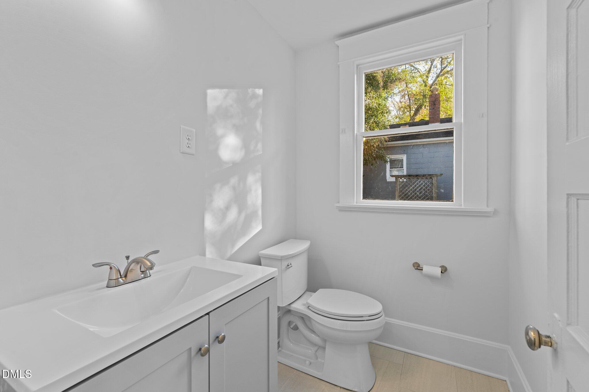 627 W Lane Street 105 And 106 Property Photo 8