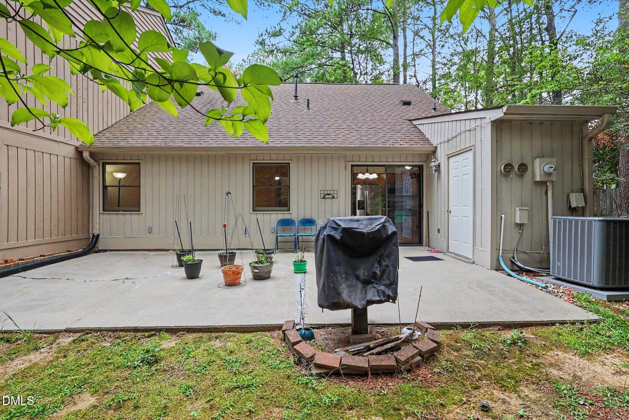 106 Old Stable Court Property Photo 4