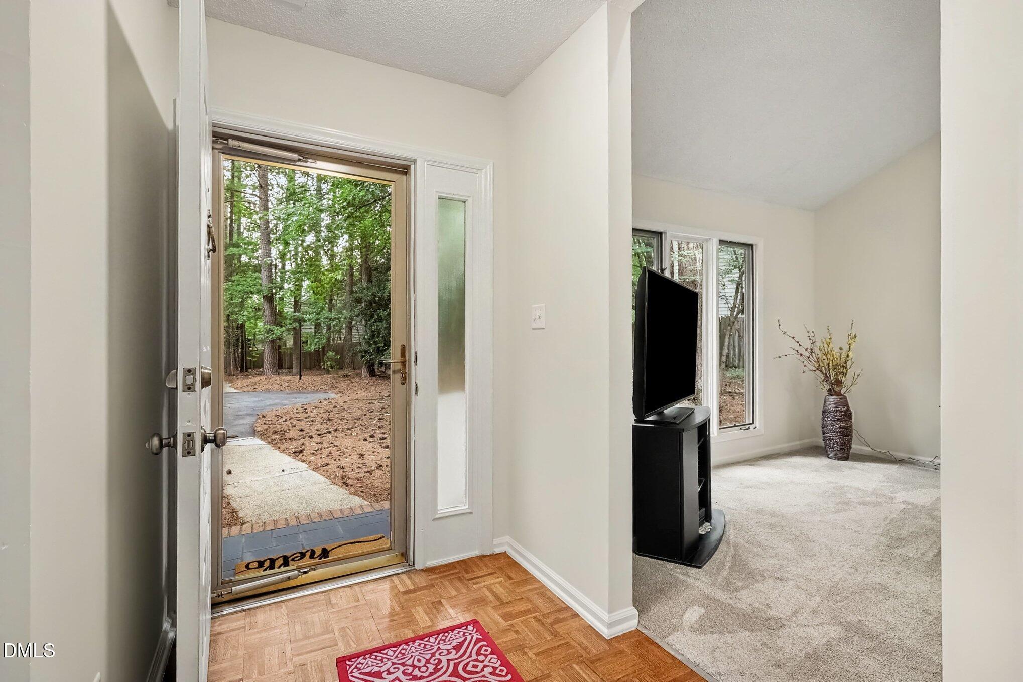 106 Old Stable Court Property Photo 6