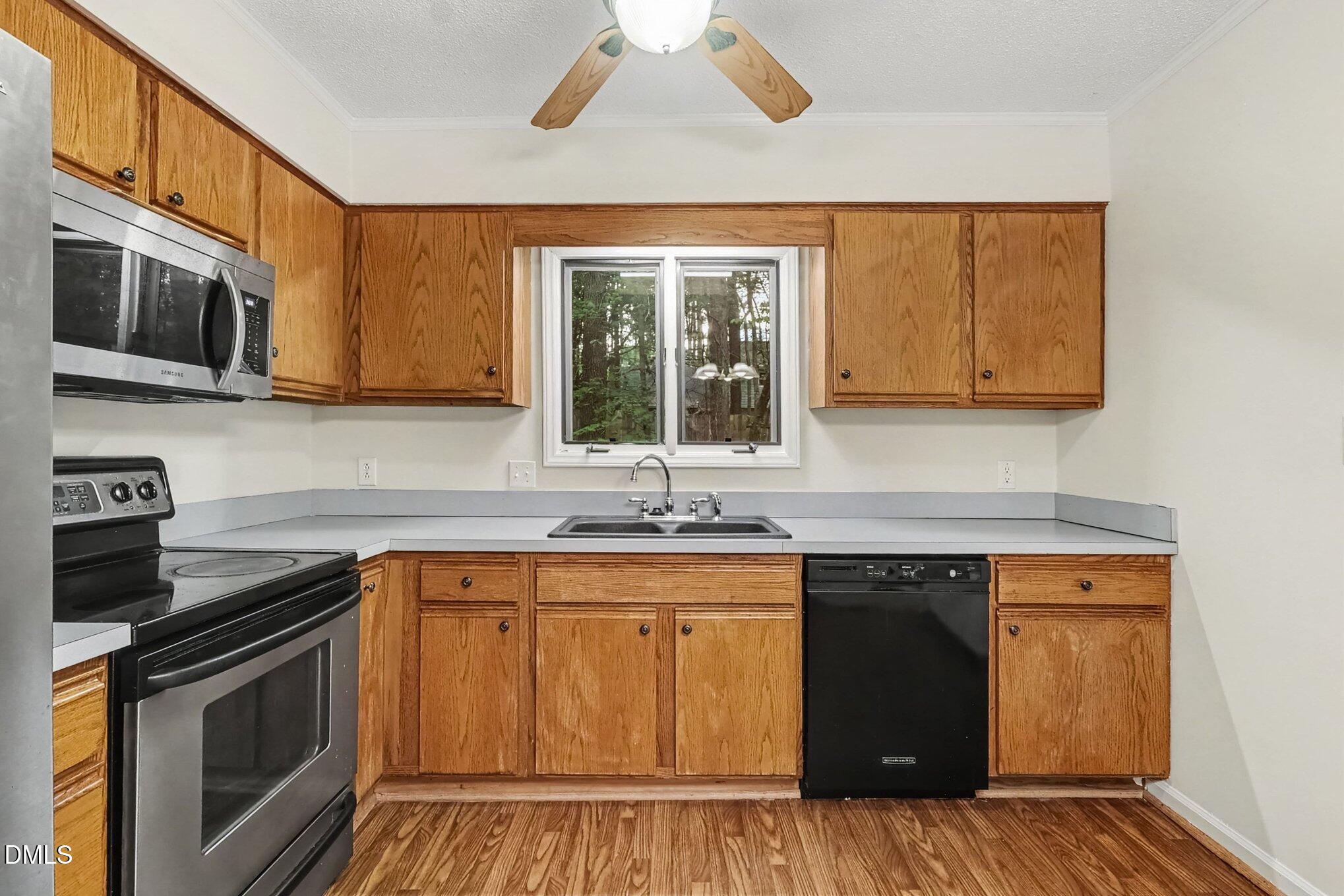 106 Old Stable Court Property Photo 9