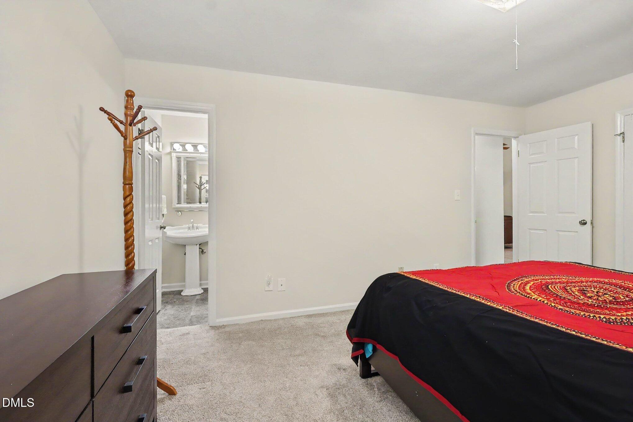 106 Old Stable Court Property Photo 12