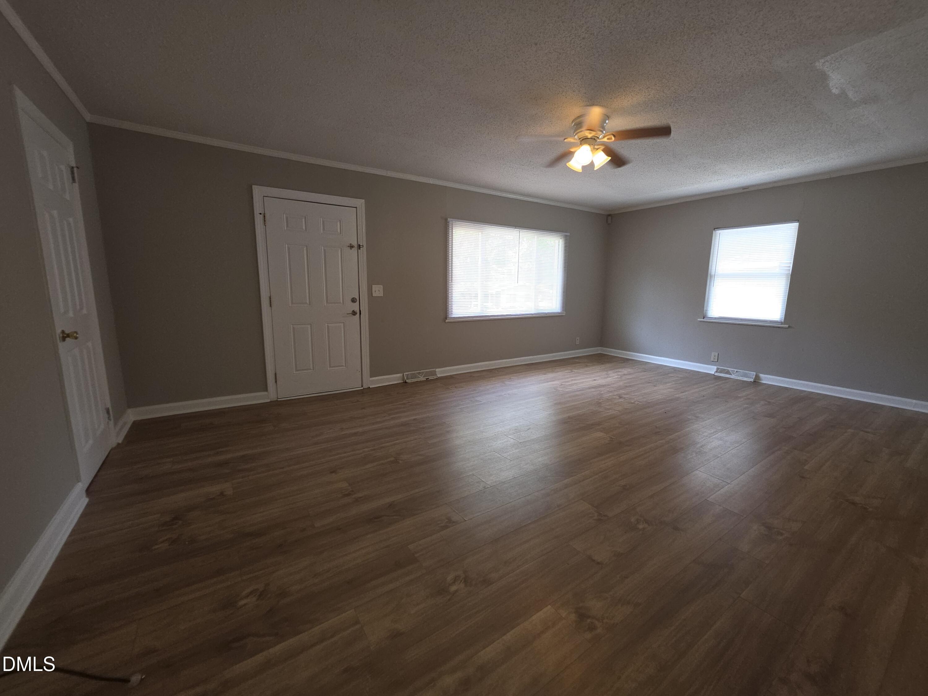 1510 N Hyde Park Avenue Property Photo 8