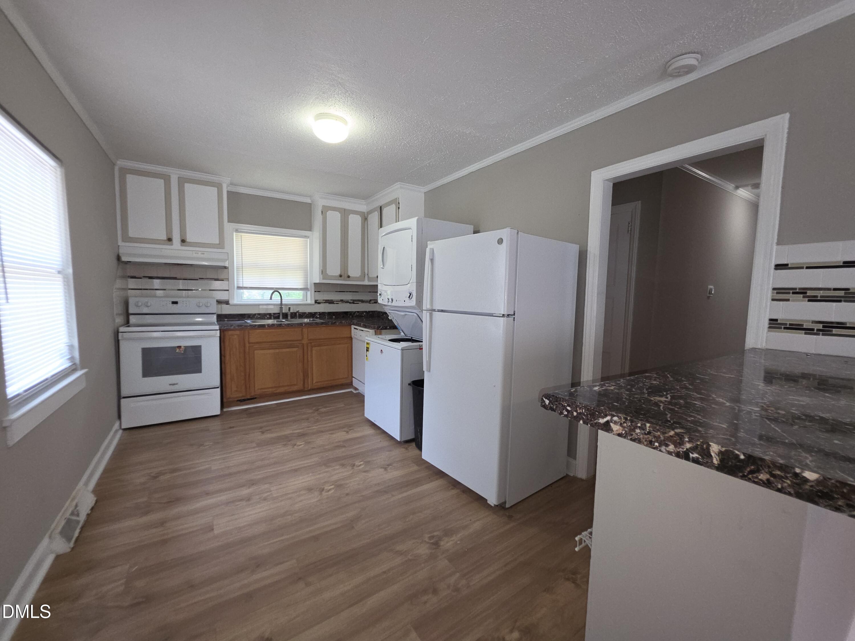1510 N Hyde Park Avenue Property Photo 10