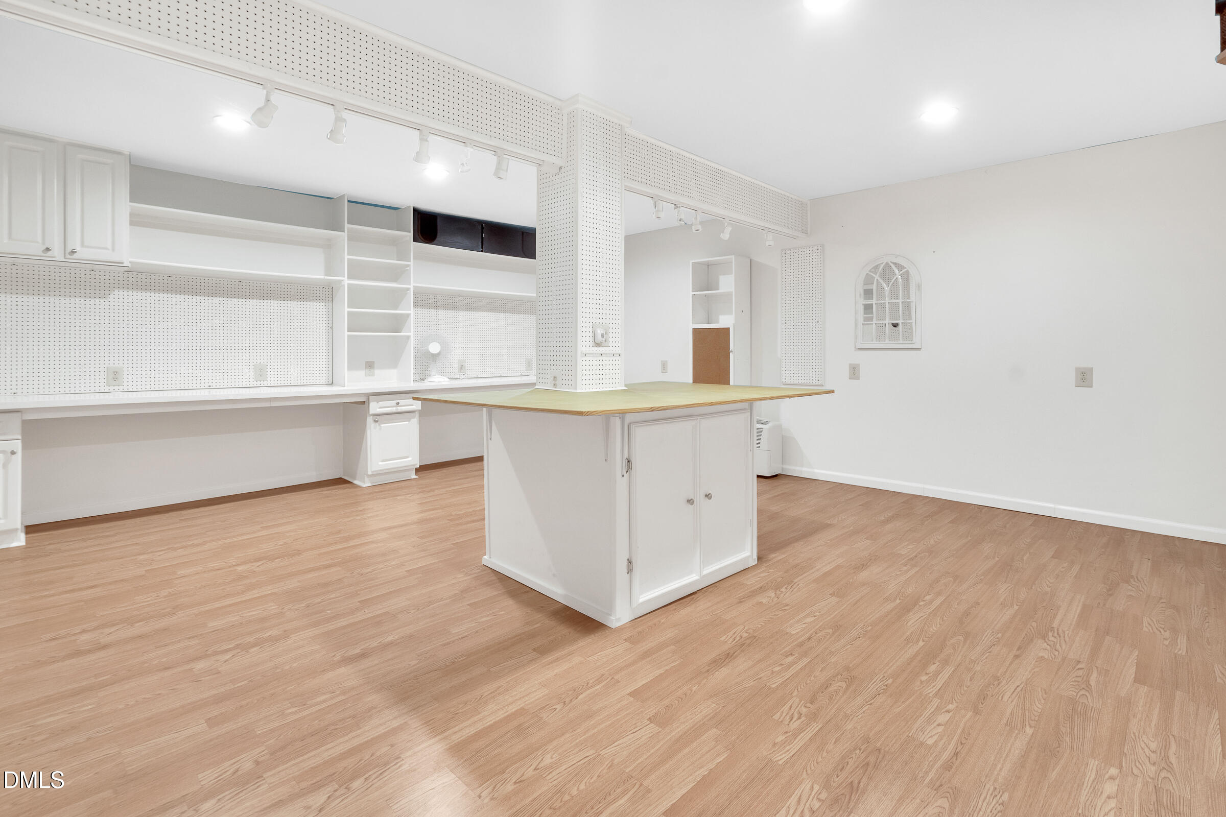 3021 Peebles Road Property Photo 9