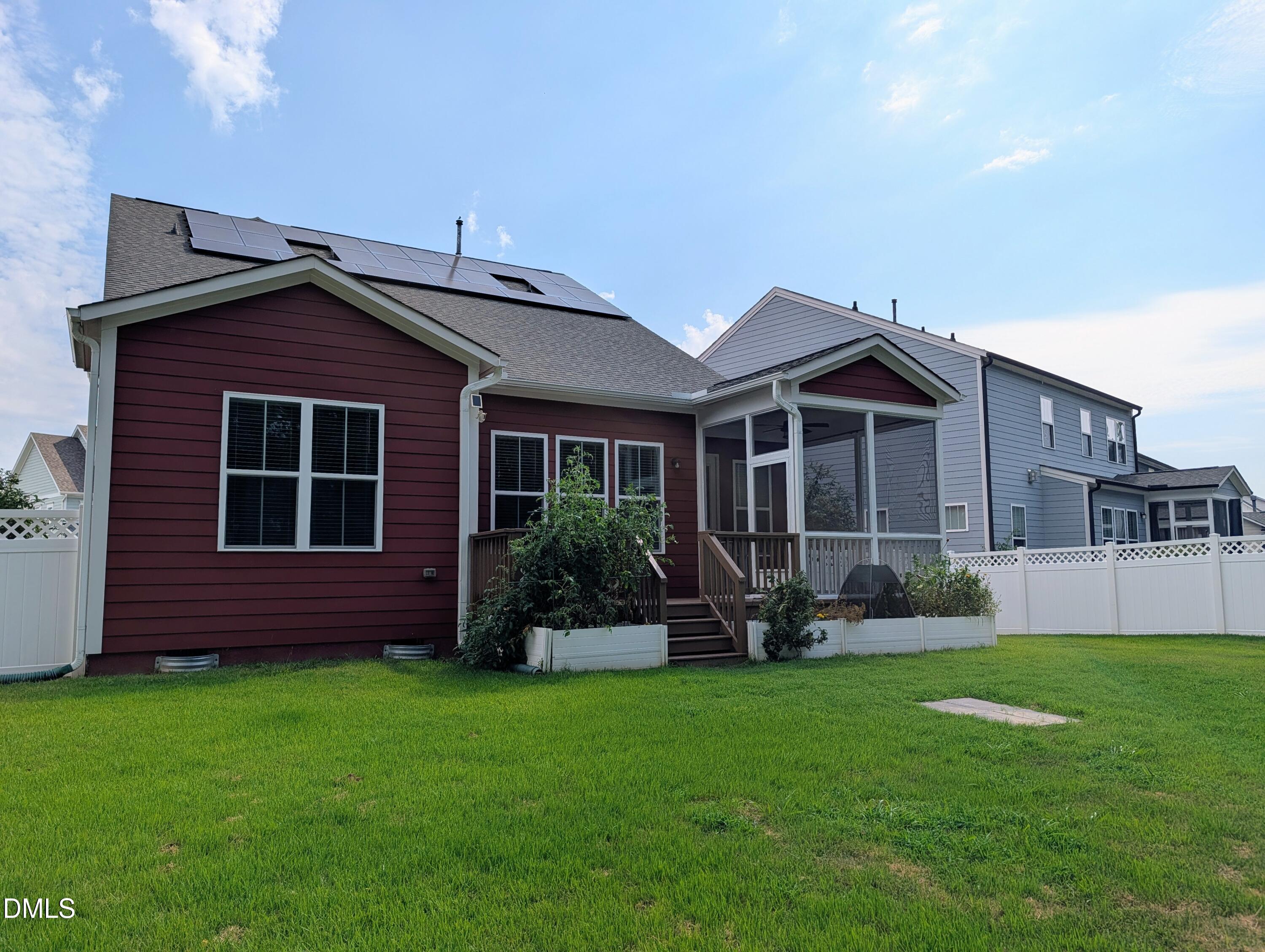 1660 Highpoint Street Property Photo 2