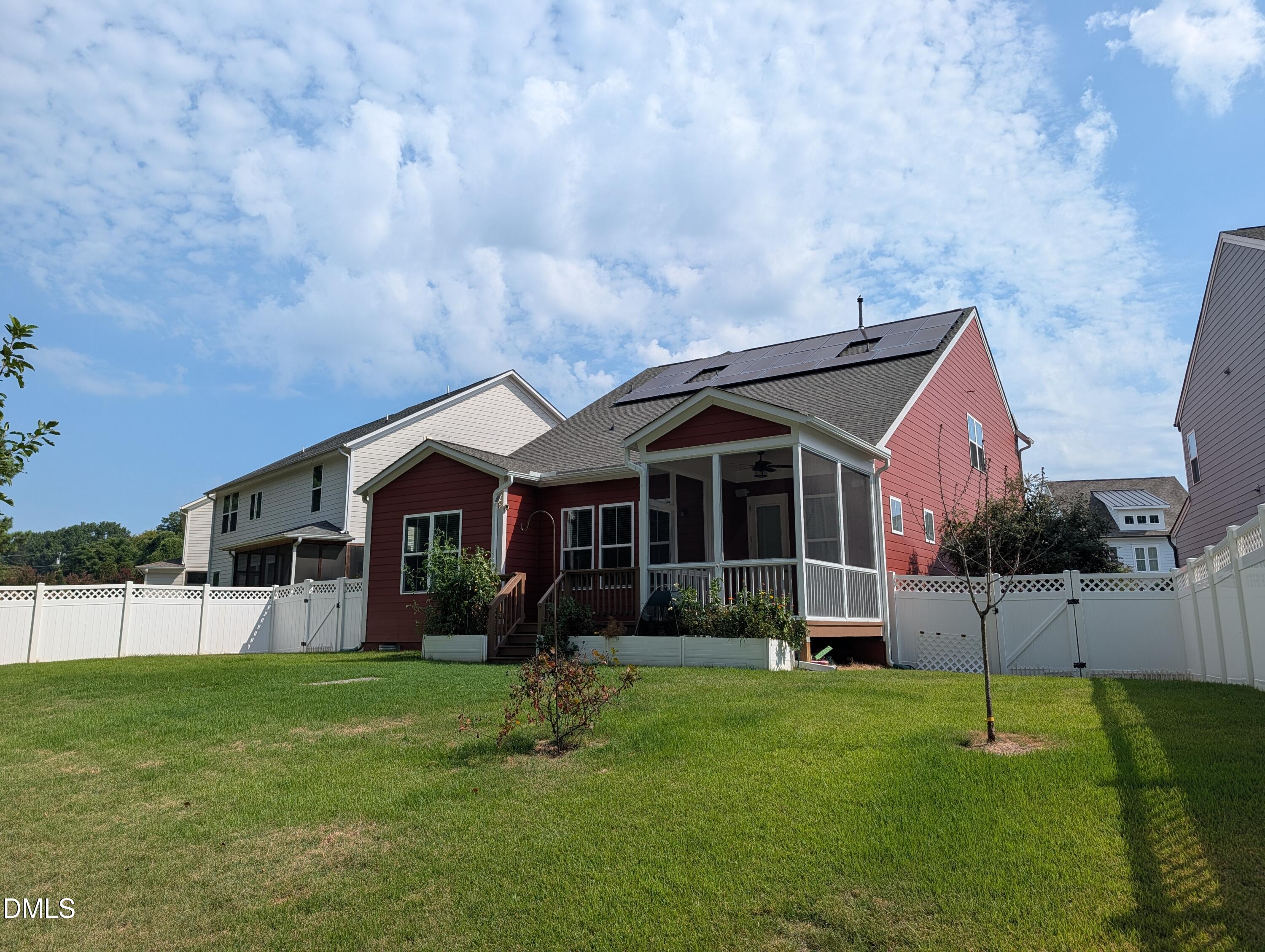 1660 Highpoint Street Property Photo 3