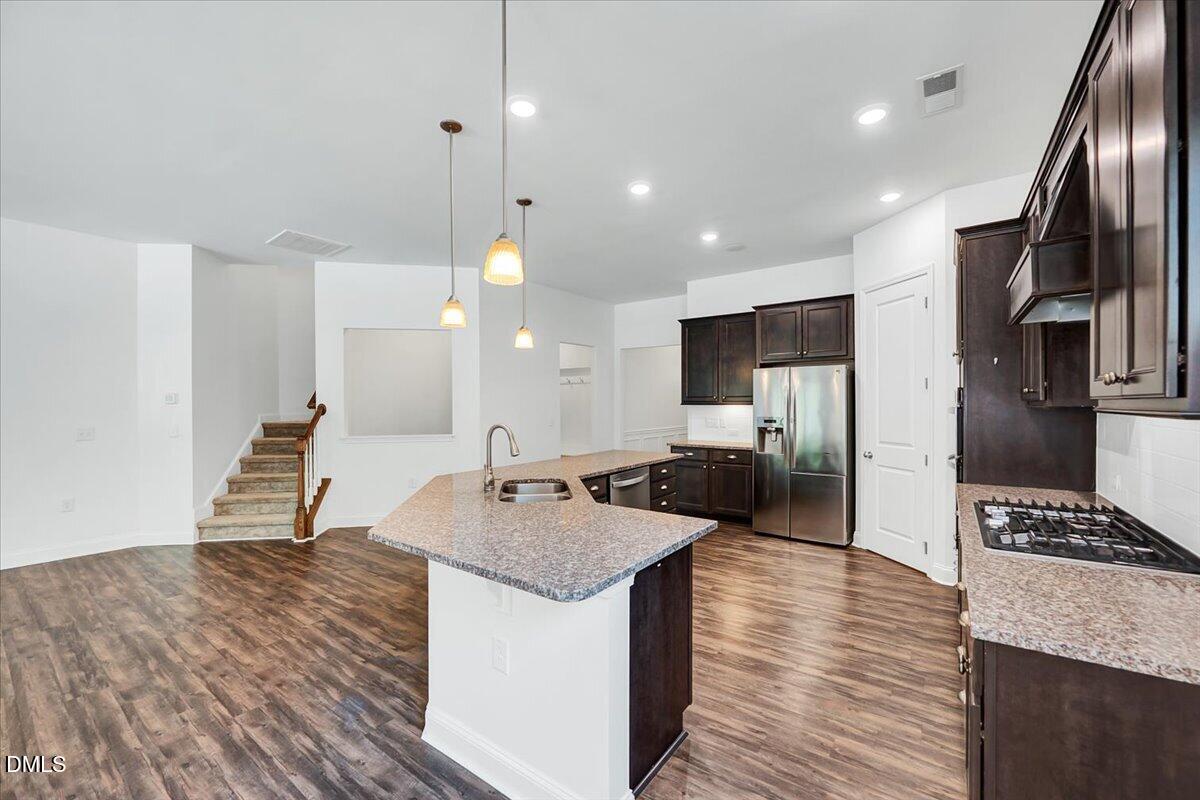 1660 Highpoint Street Property Photo 3