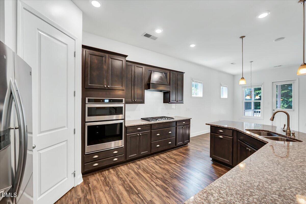 1660 Highpoint Street Property Photo 4