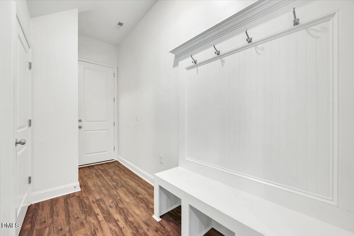 1660 Highpoint Street Property Photo 13