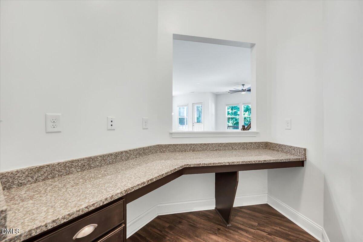 1660 Highpoint Street Property Photo 14