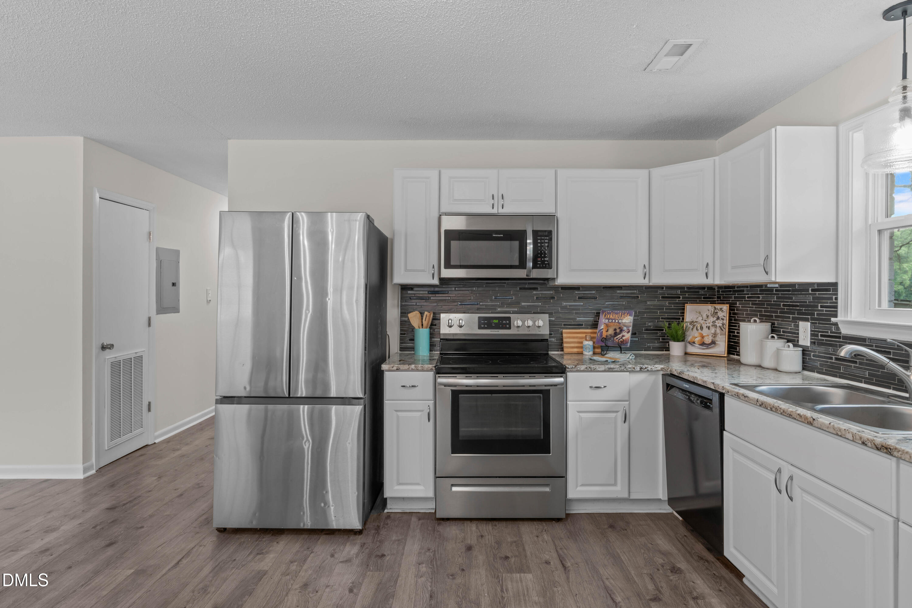 1007 Ancroft Avenue Property Photo 9