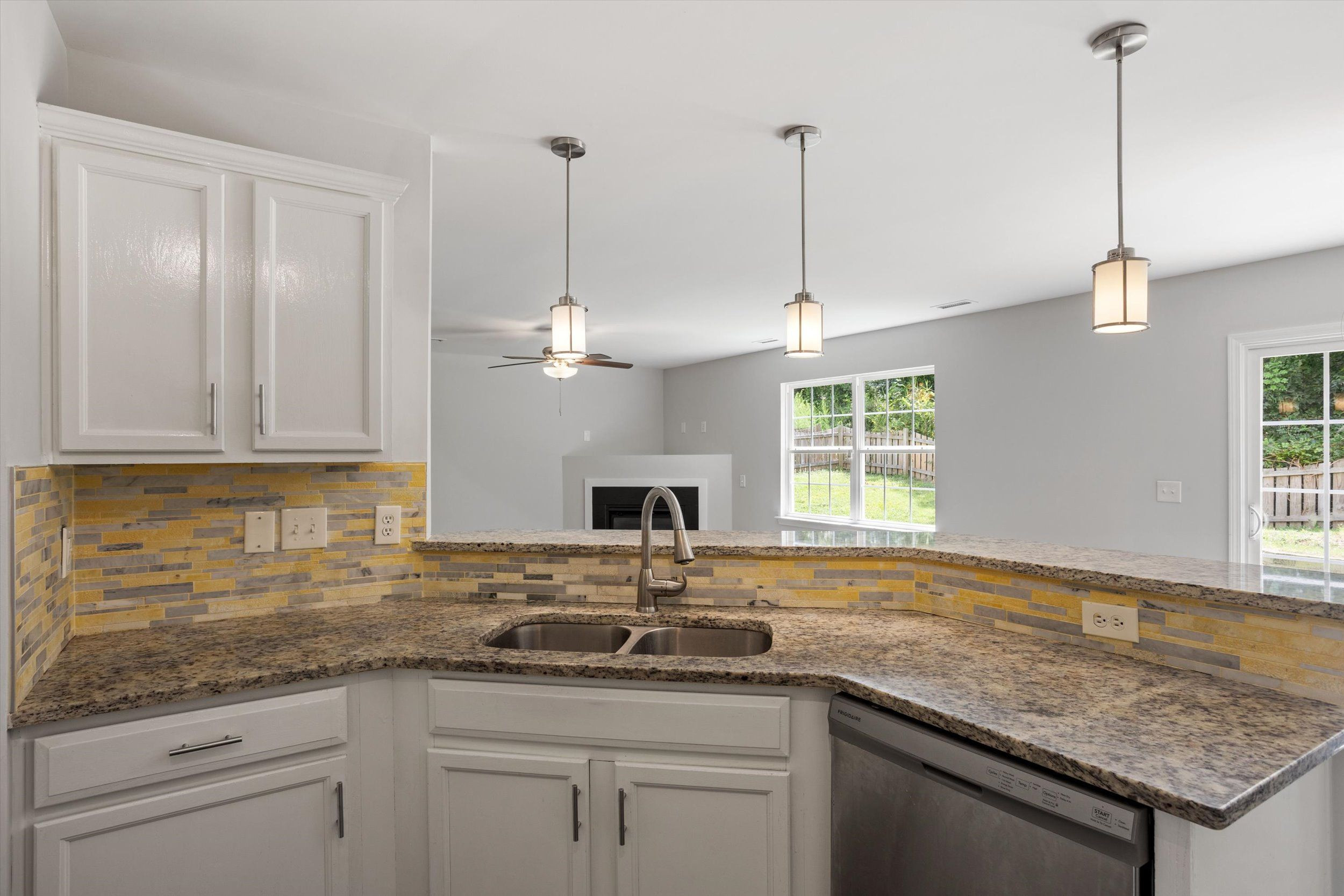 658 Yorkshire Drive Property Photo 13