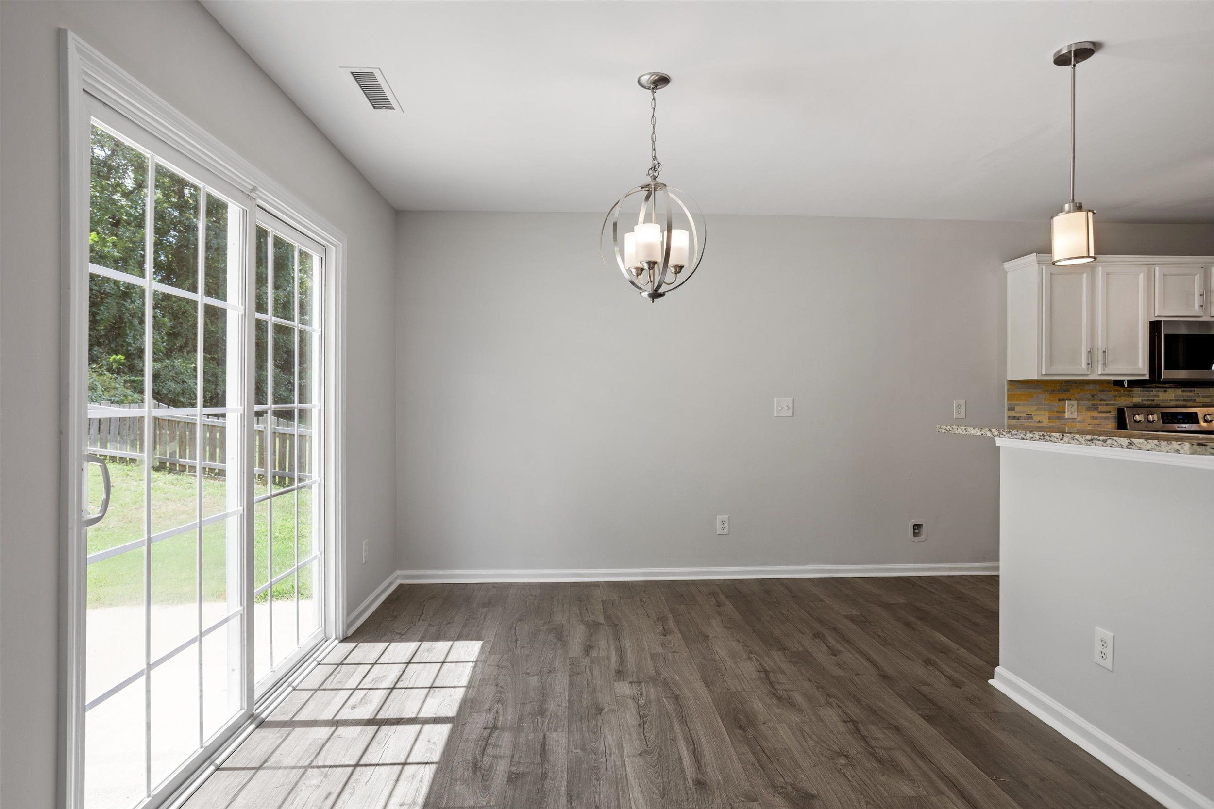 658 Yorkshire Drive Property Photo 14