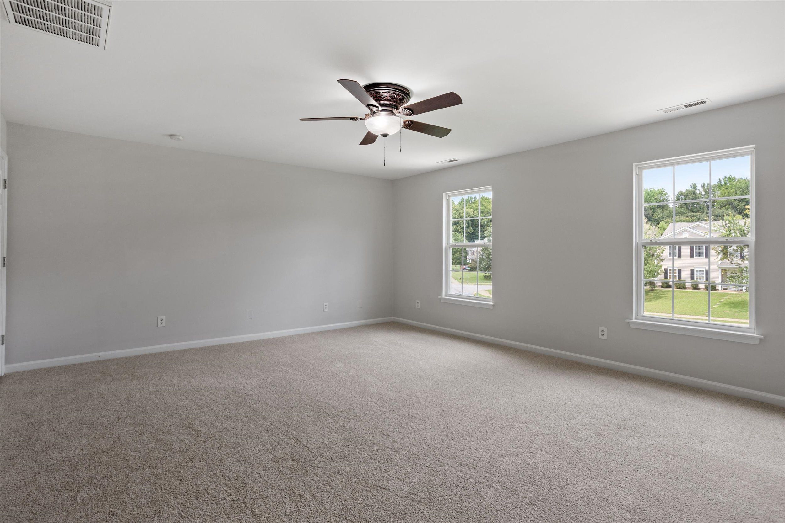 658 Yorkshire Drive Property Photo 24