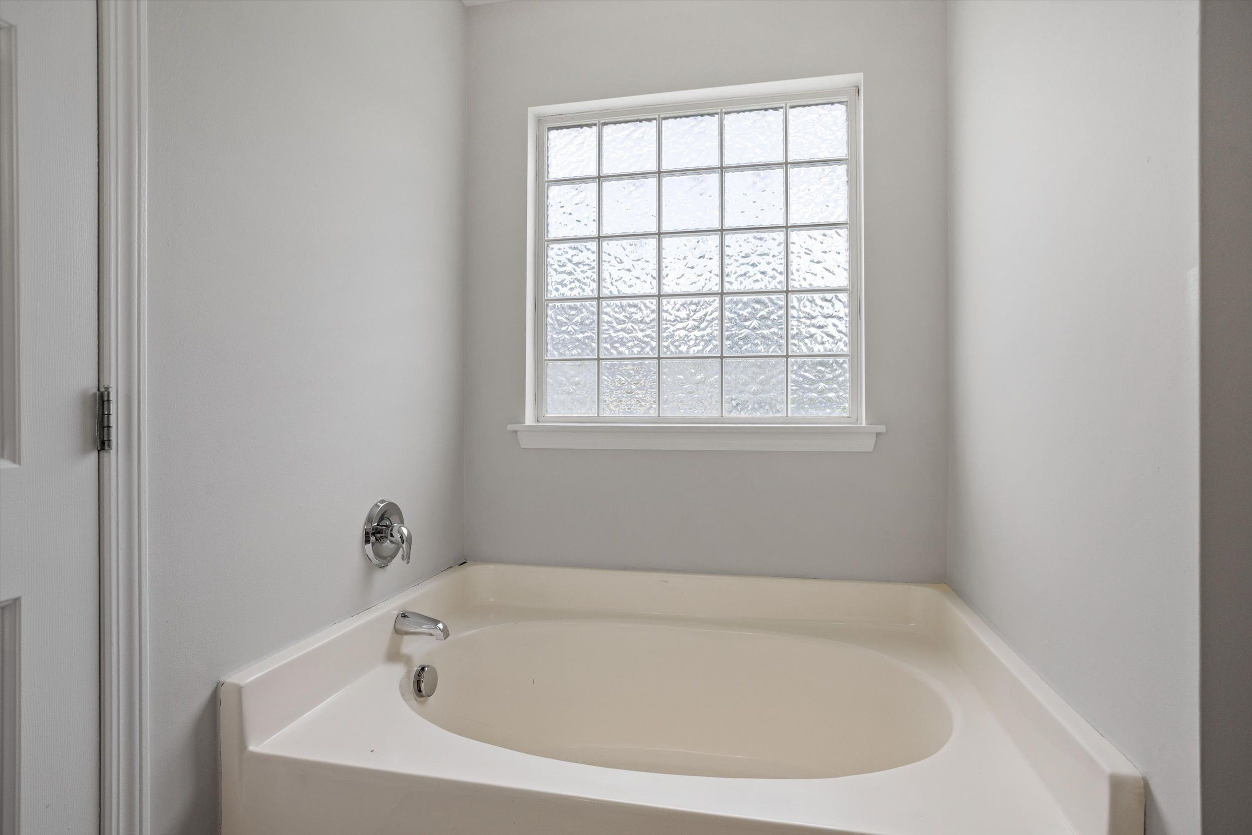 658 Yorkshire Drive Property Photo 28