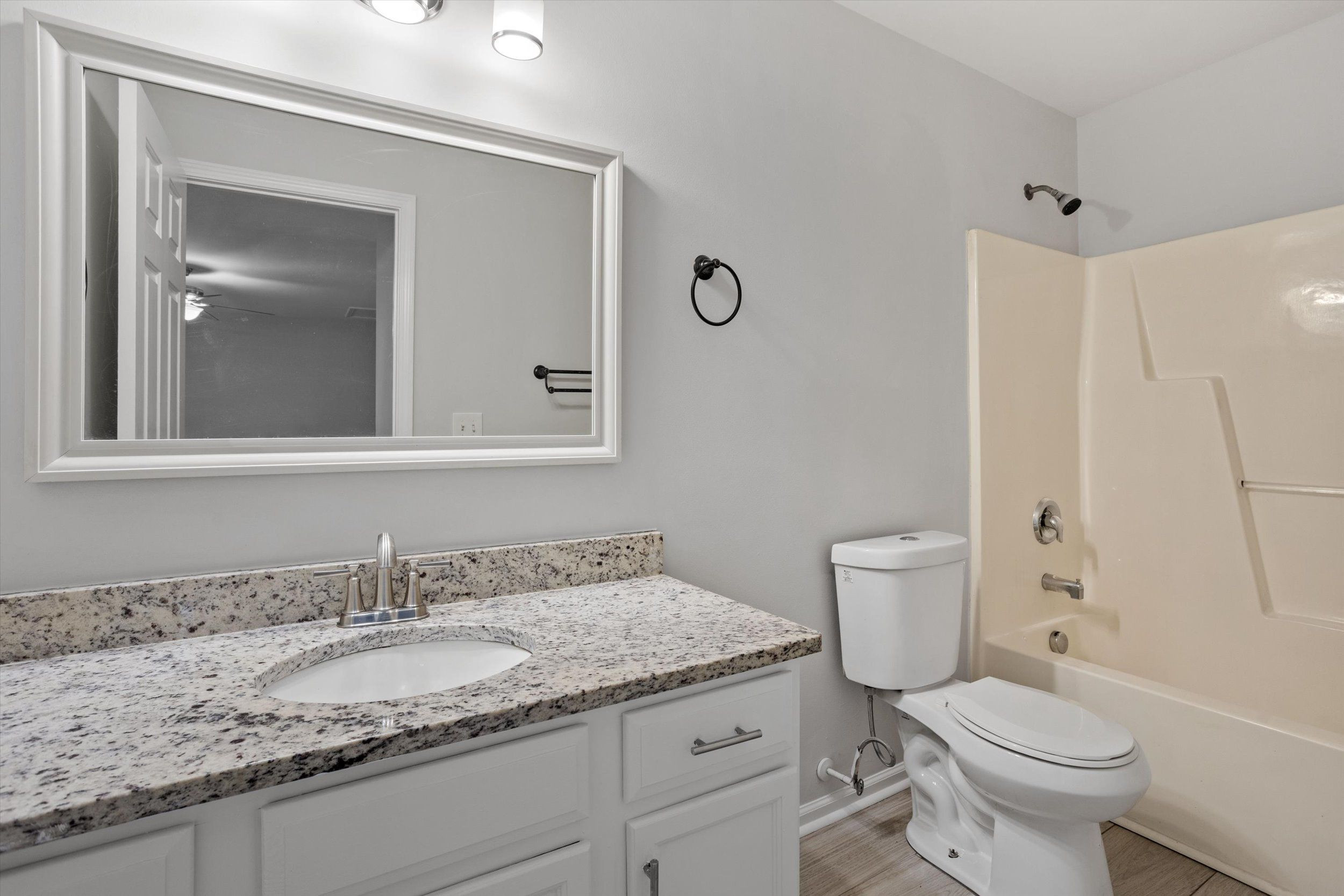 658 Yorkshire Drive Property Photo 31