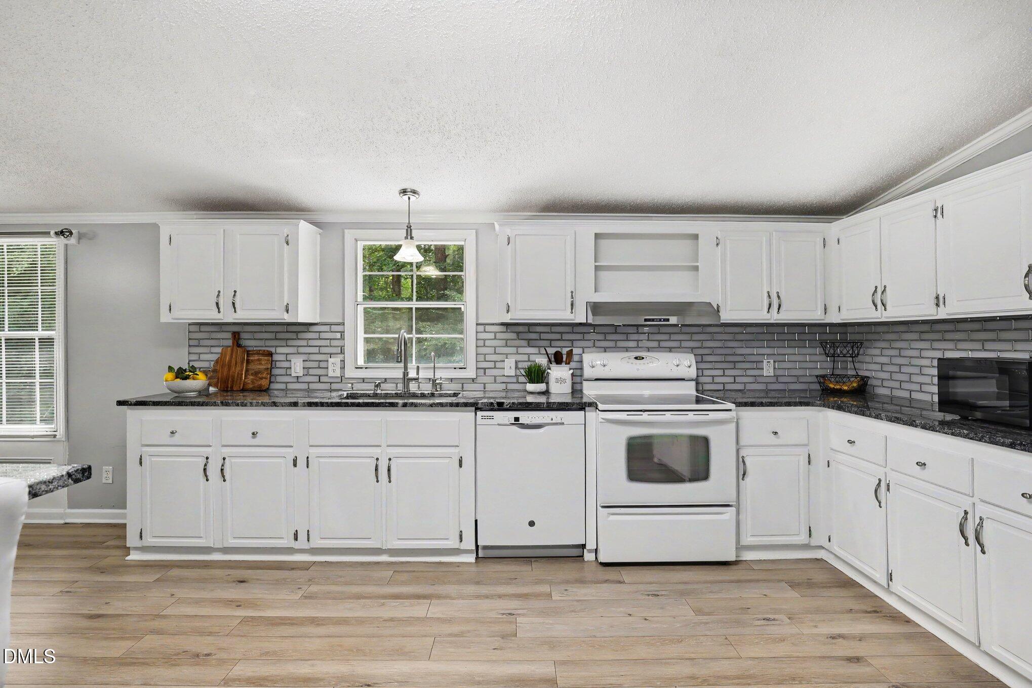 3542 Charlies Court Property Photo 12