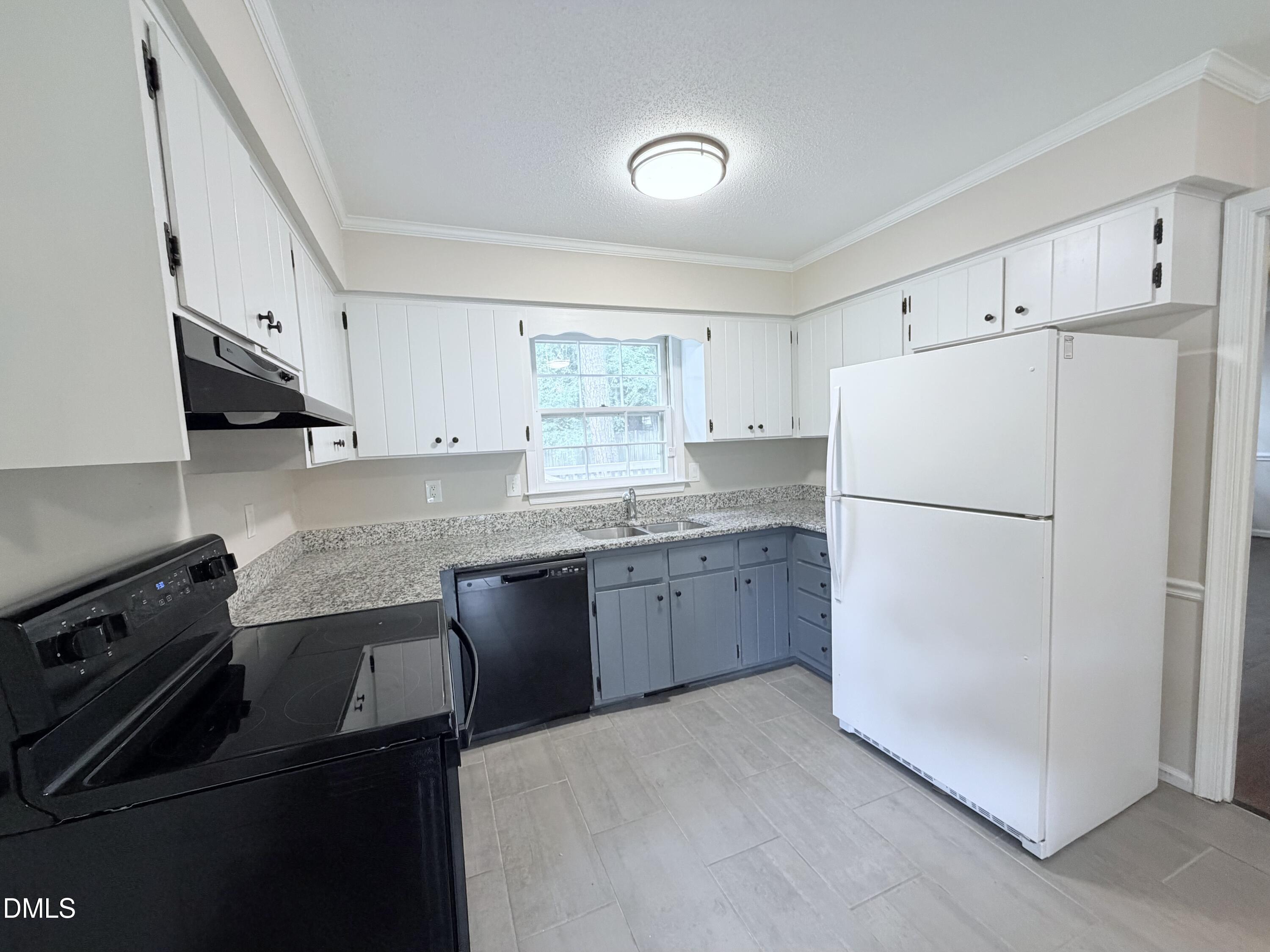 200 Coachman Drive Property Photo 3
