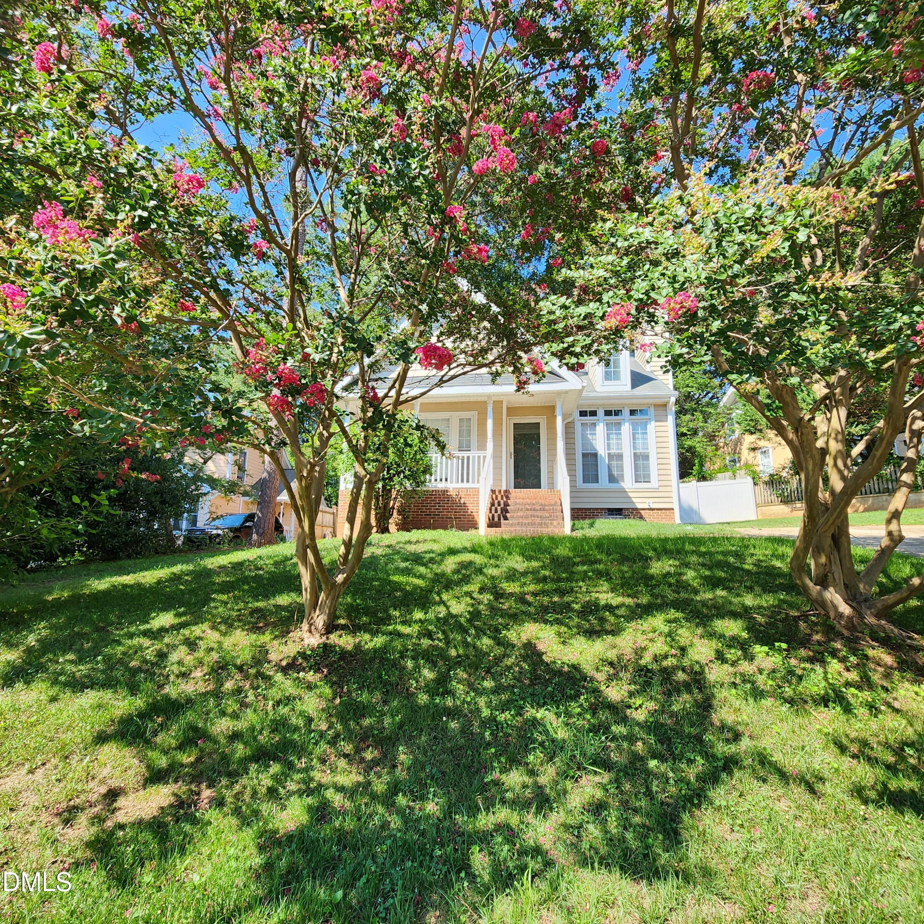 126 W Holding Avenue Property Photo 2