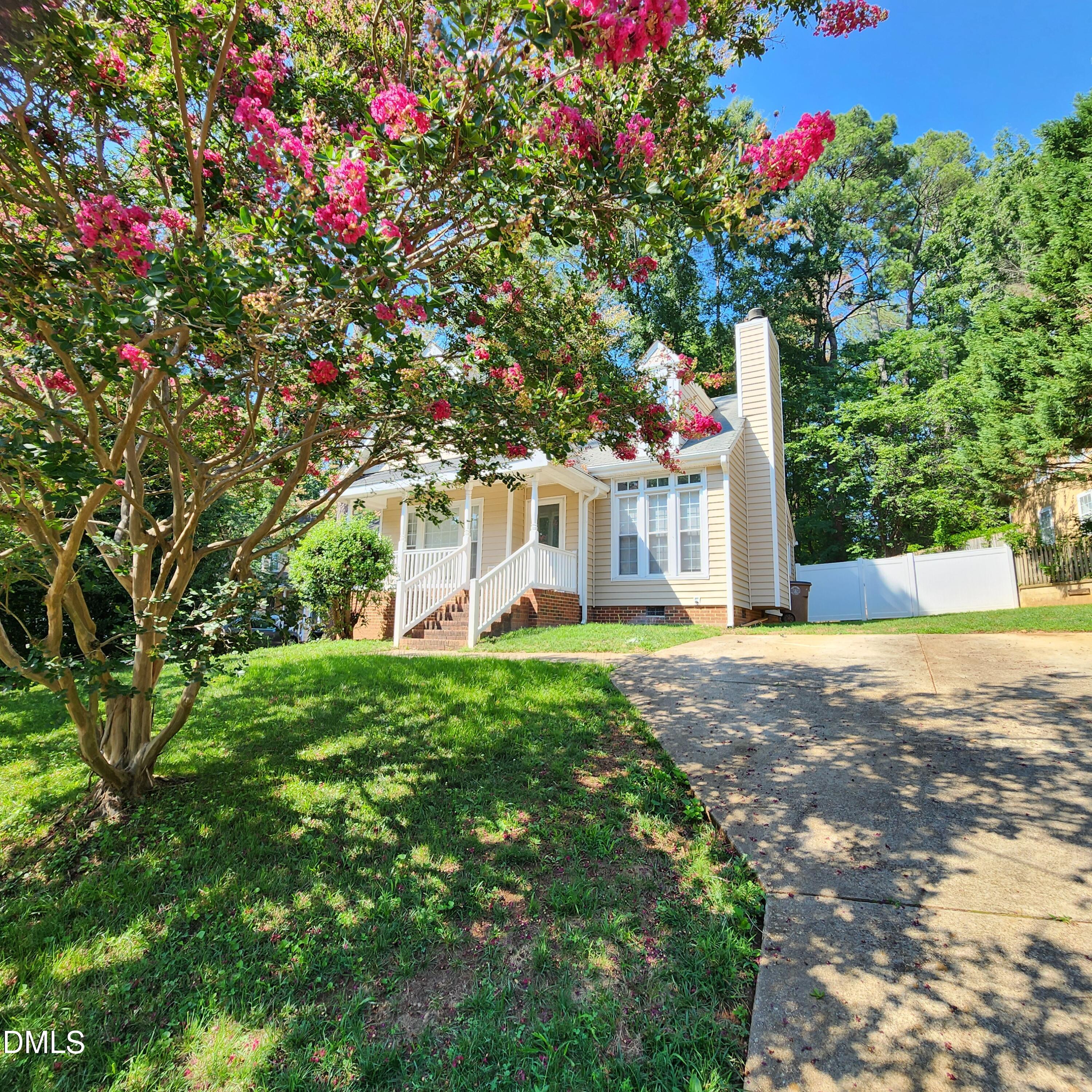 126 W Holding Avenue Property Photo 3