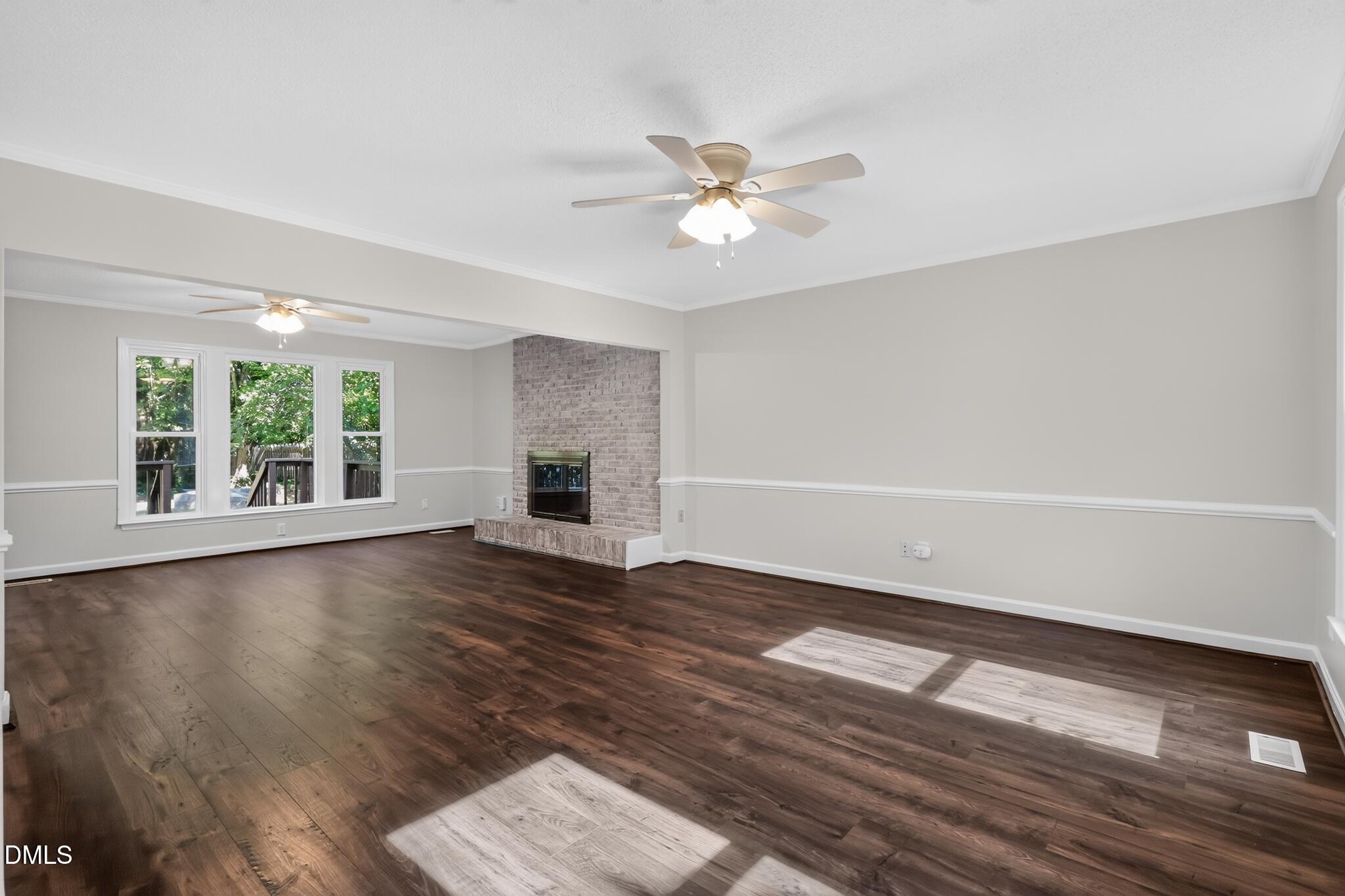 1424 Laughridge Drive Property Photo 8