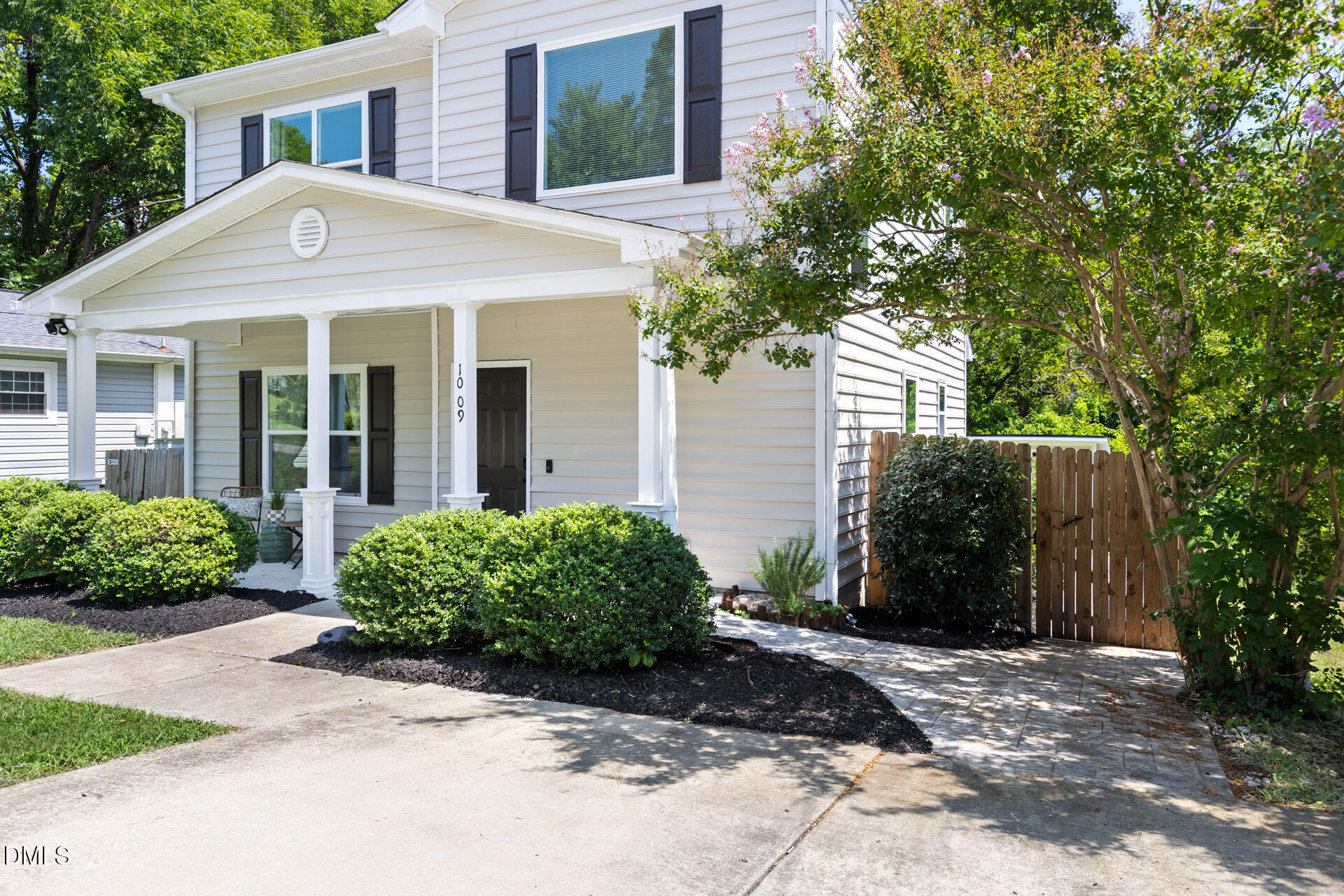 1009 Rock Street Property Photo 3