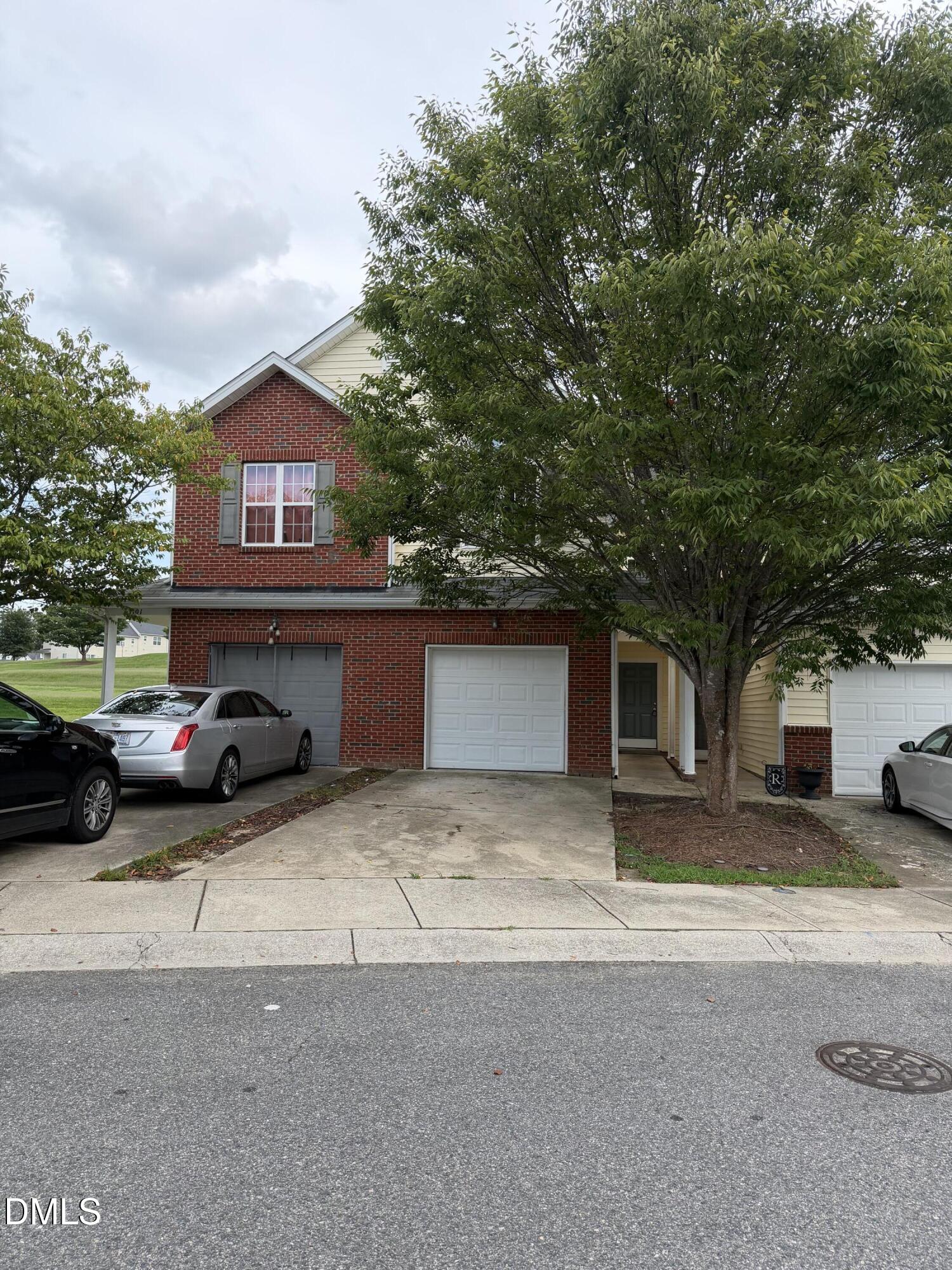 1103 Hadel Place Property Photo 2