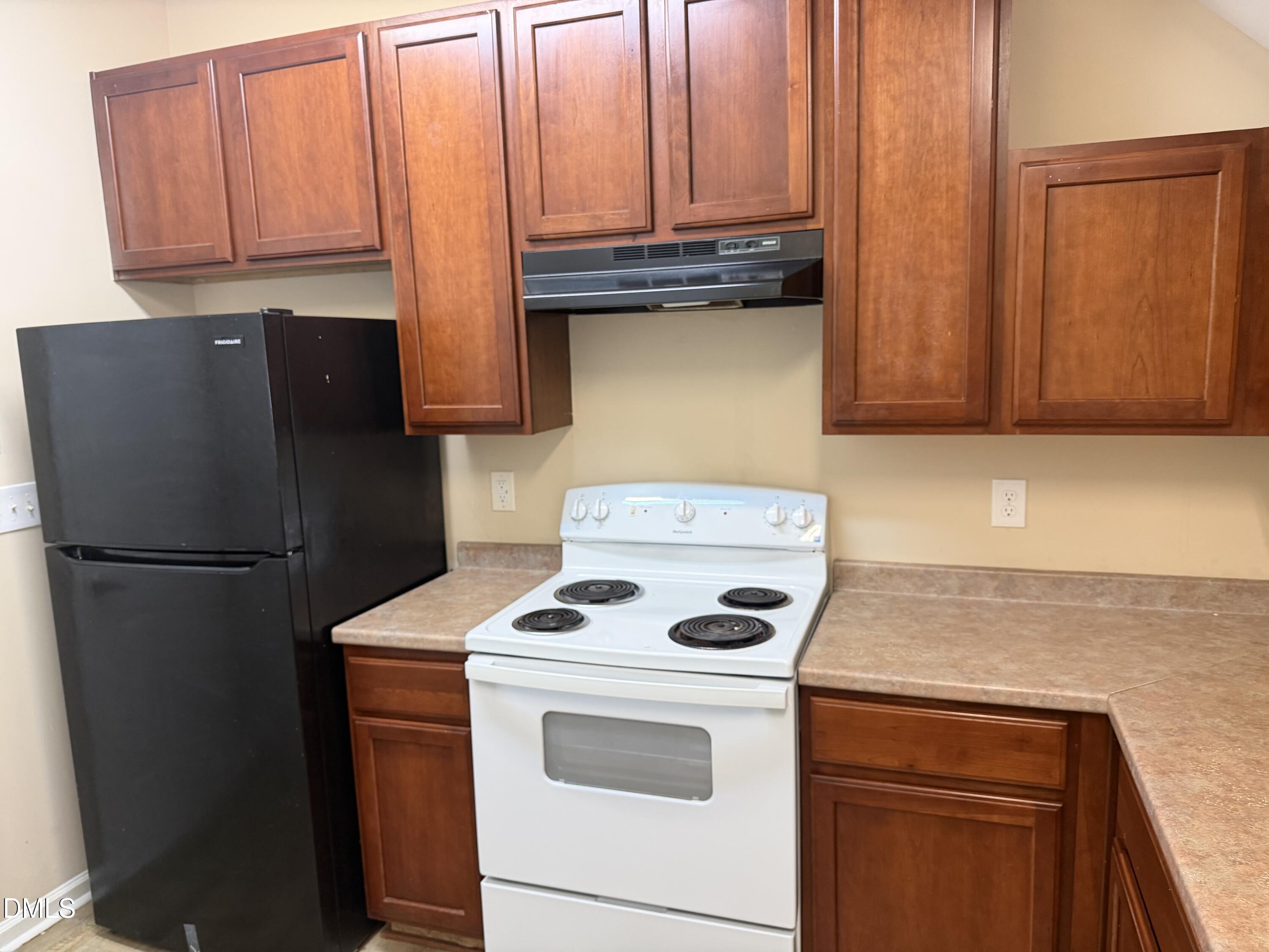 1103 Hadel Place Property Photo 6