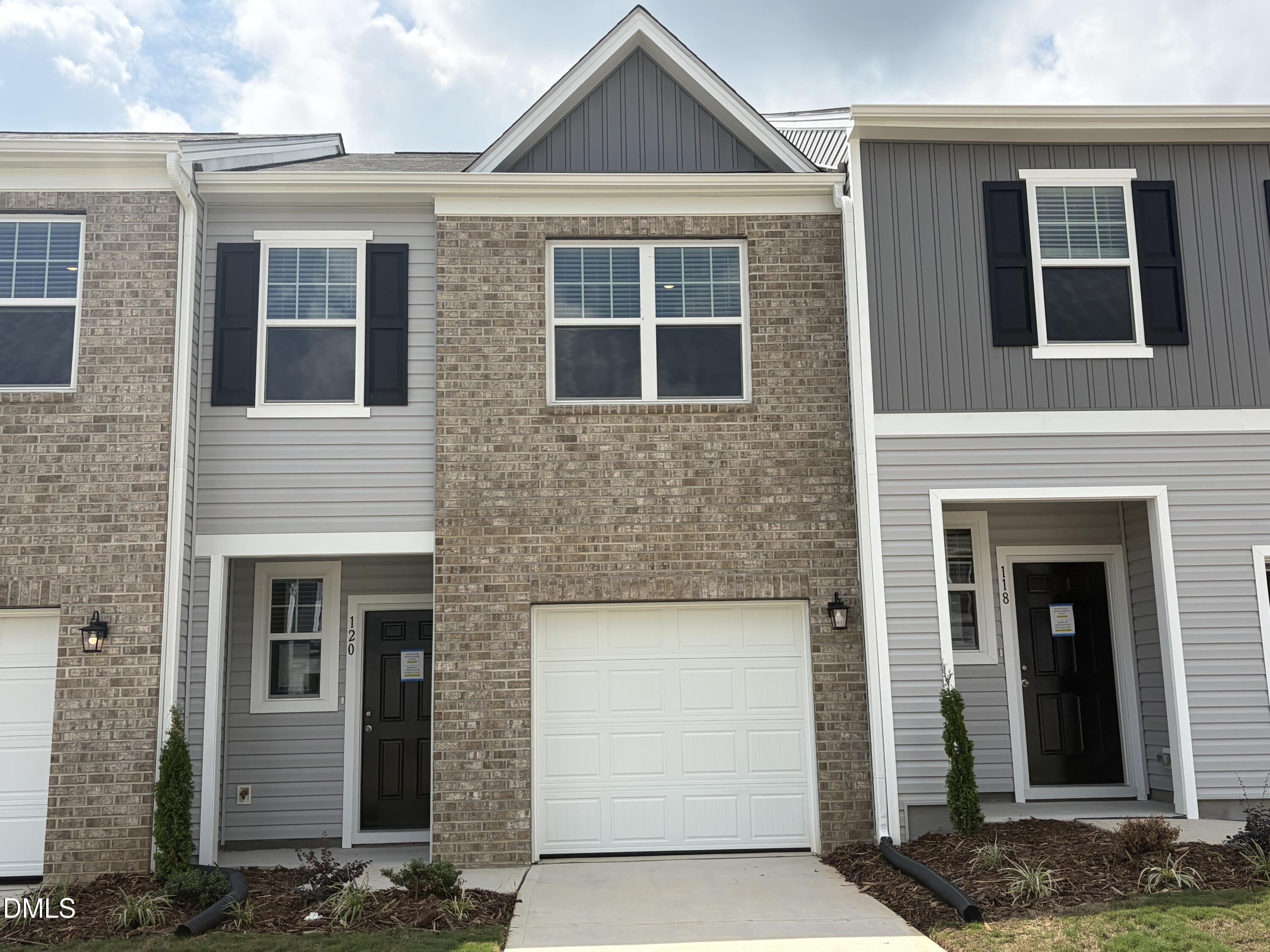 120 S Meyers Court Property Photo 1