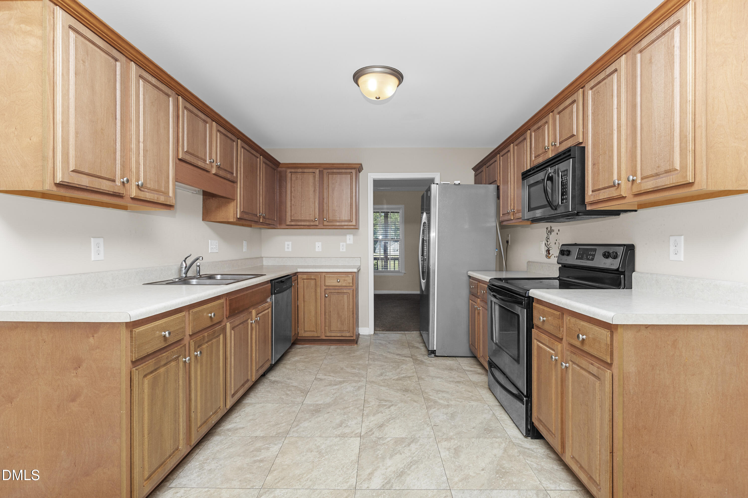 103 Gatwick Court Property Photo 8