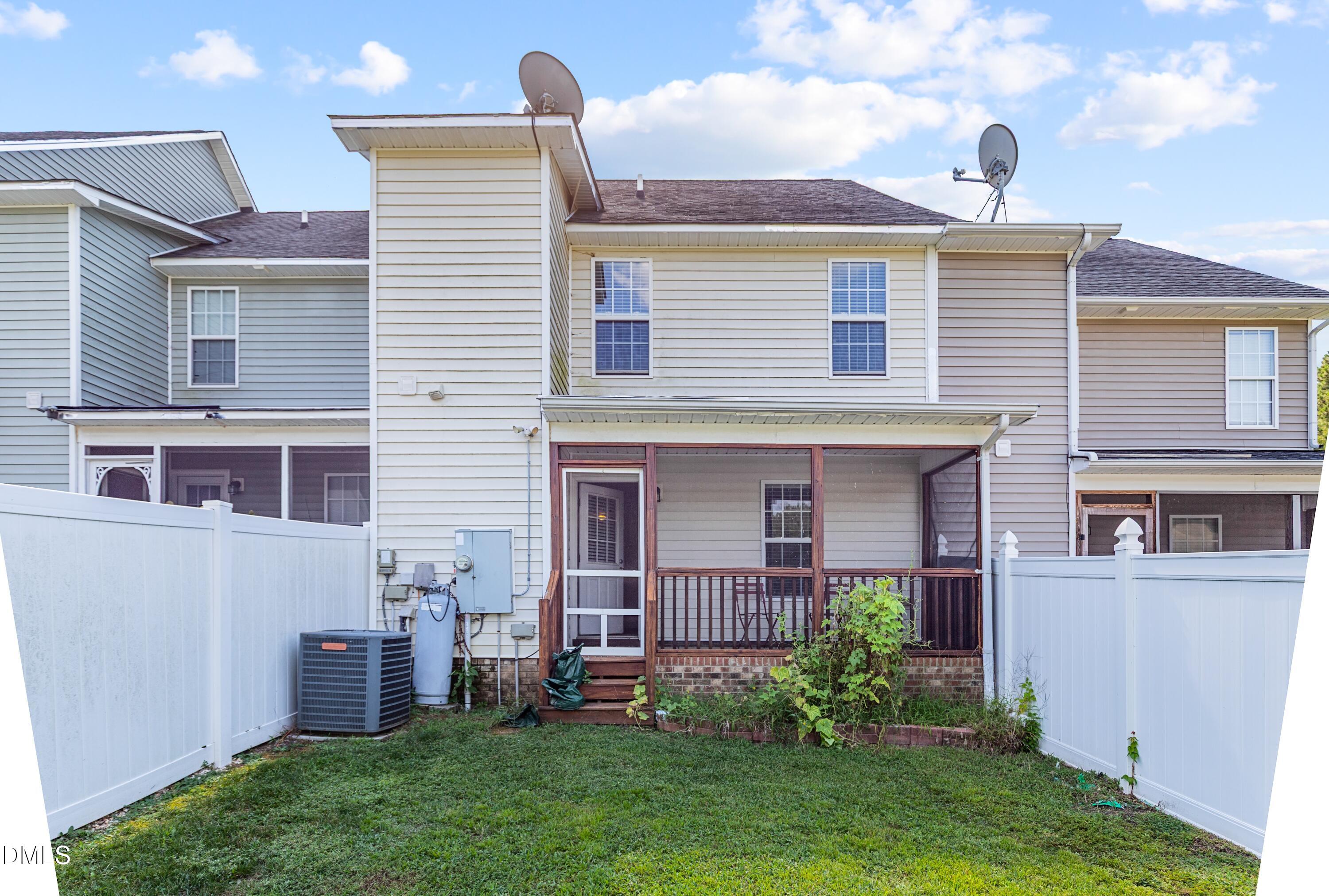 103 Gatwick Court Property Photo 28
