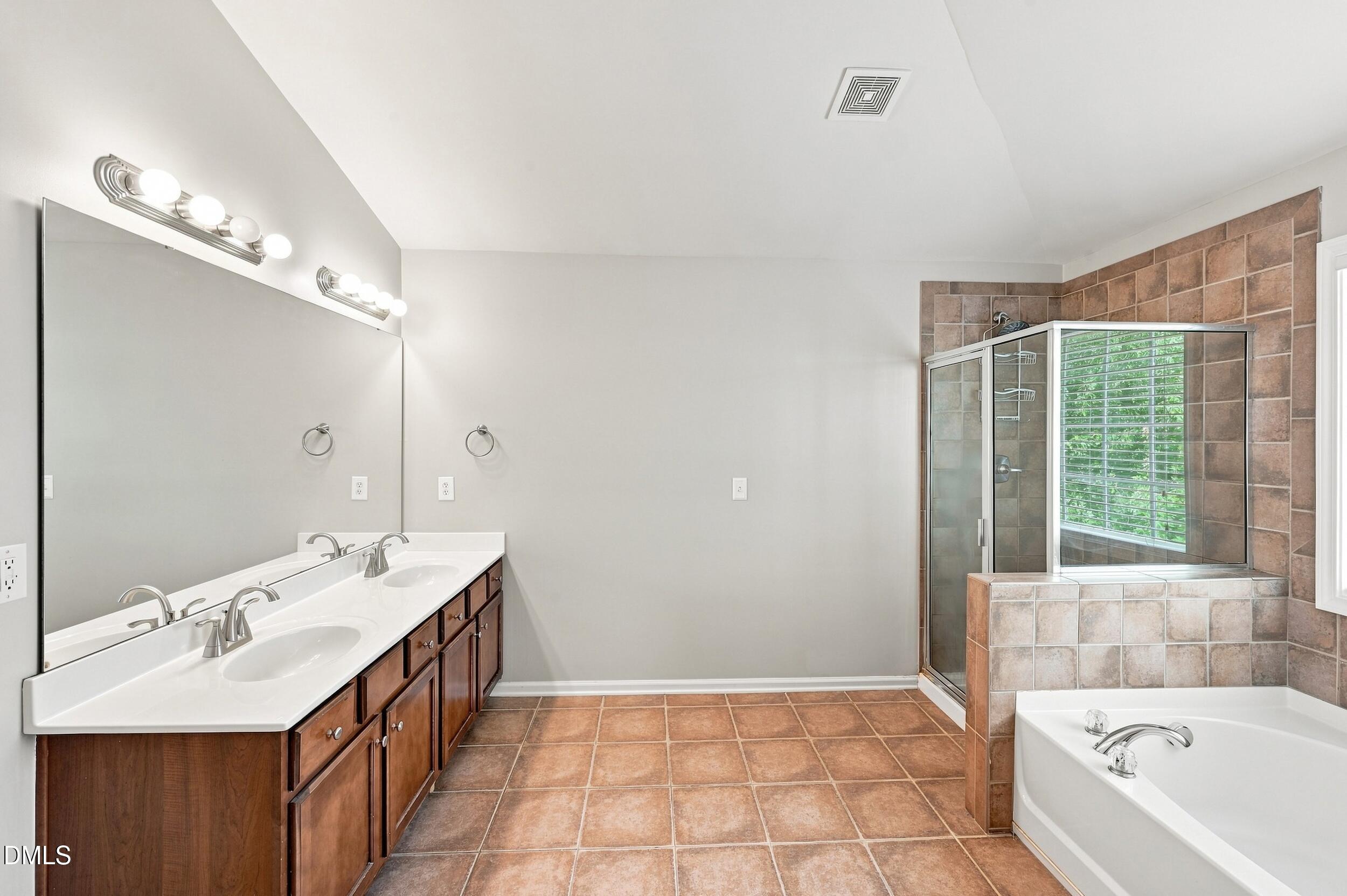 102 Minnifer Court Property Photo 30