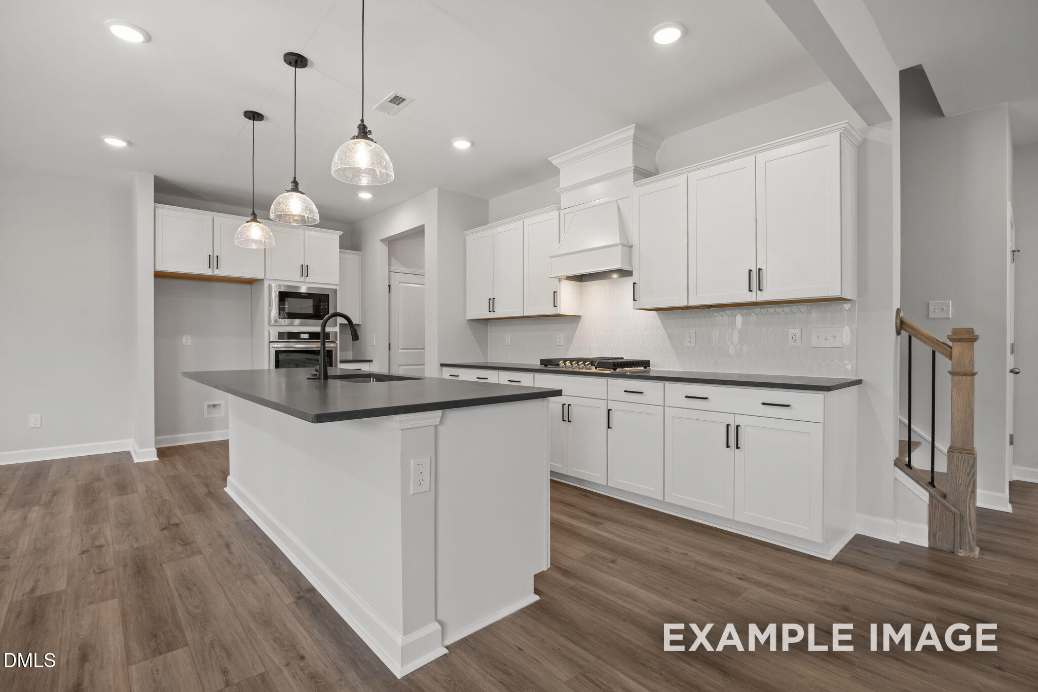 908 Diana Victoria Court Property Photo 20