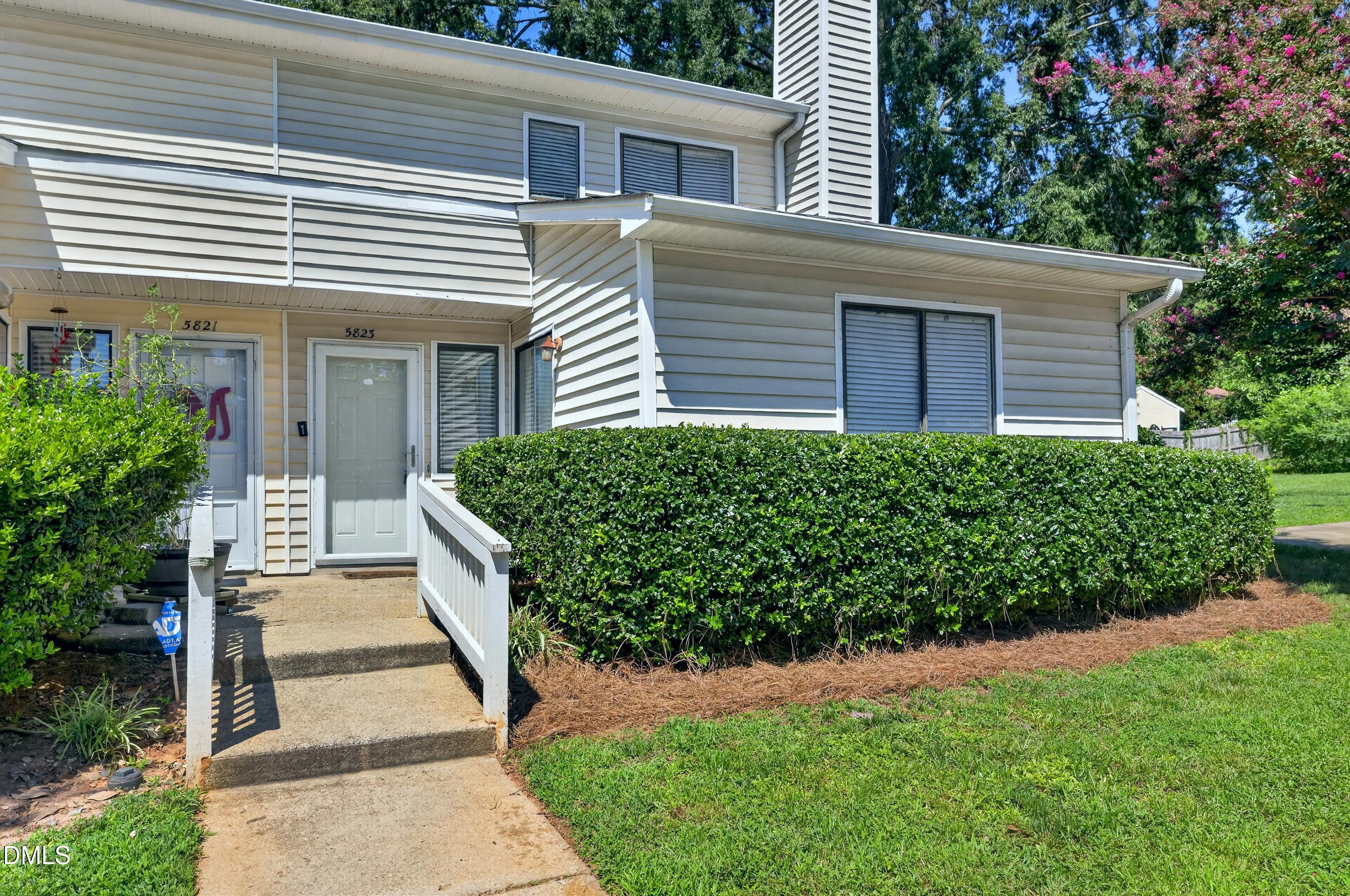 5823 Shady Grove Circle Property Photo 6