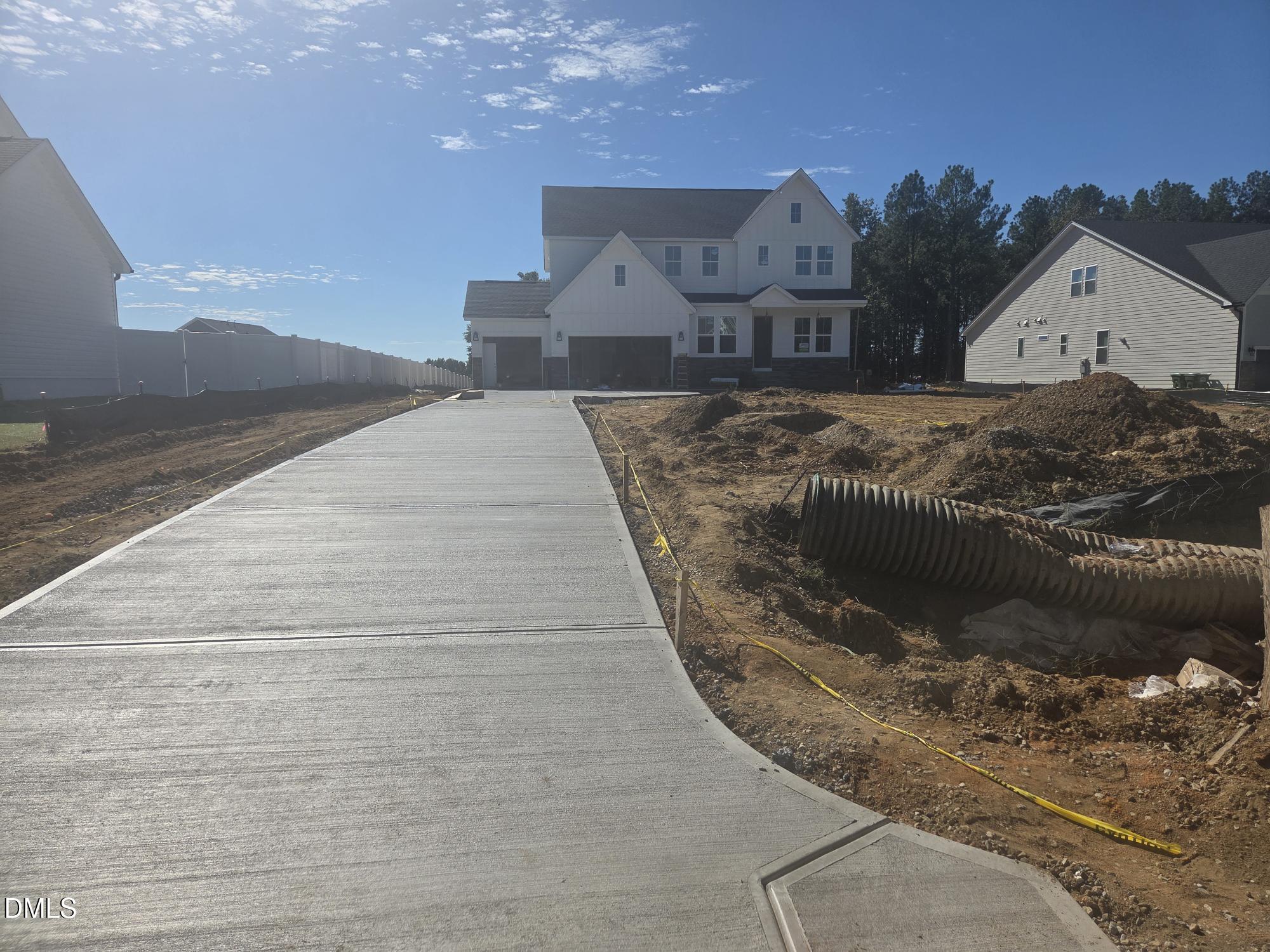 67 Looping Court Property Photo 1