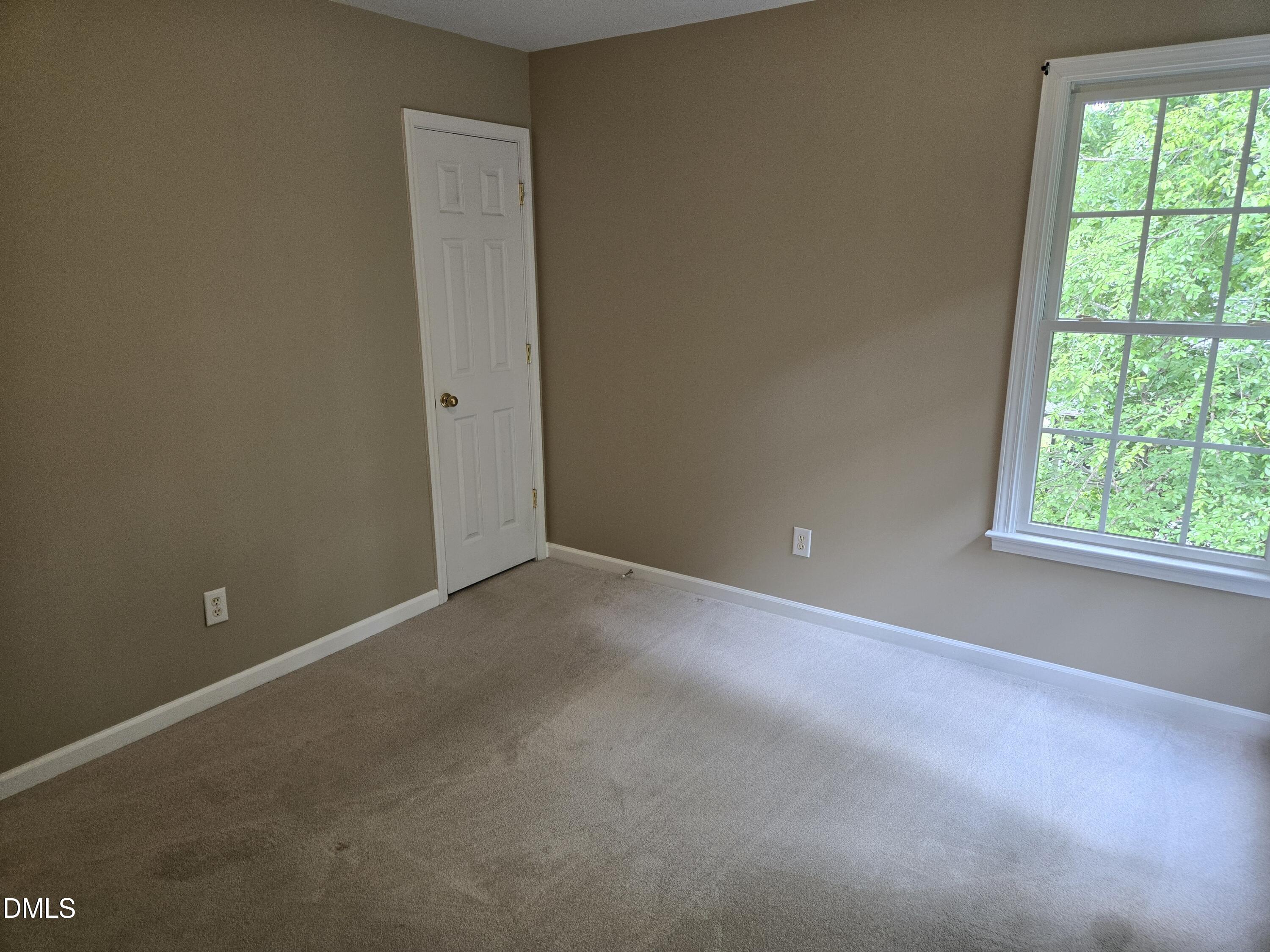 5 Spreading Oak Court Property Photo 17